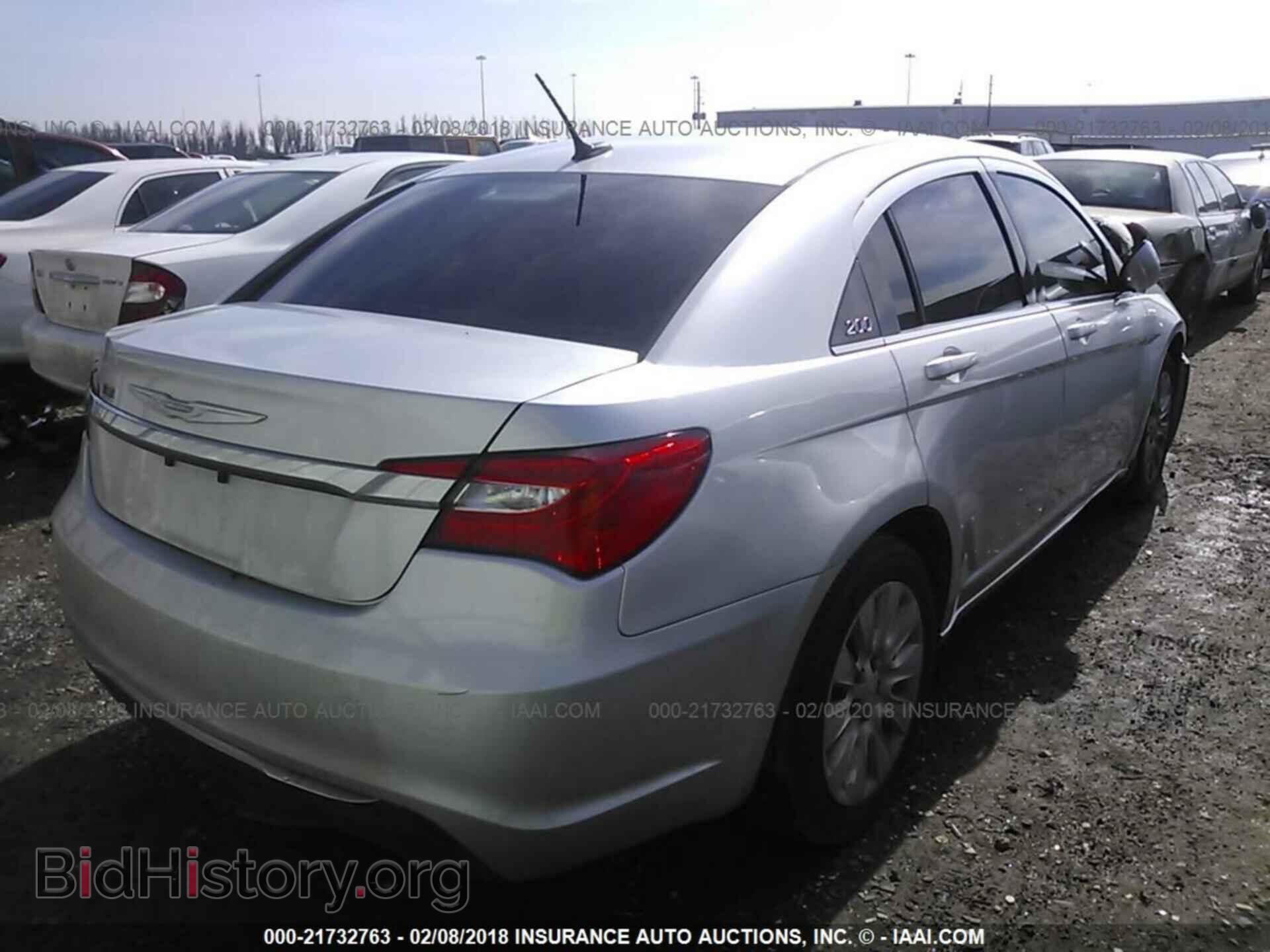2012 Chrysler 200 - VIN: 1C3CCBAB6CN281572 - Фото 4