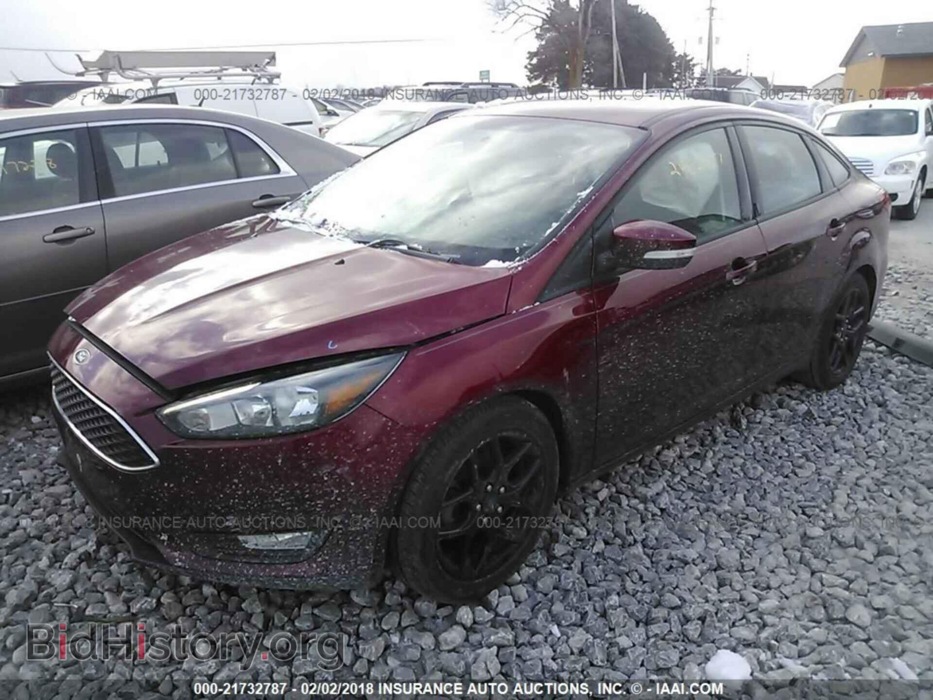 2016 Ford Focus - VIN: 1FADP3F27GL208527 - Photo 2