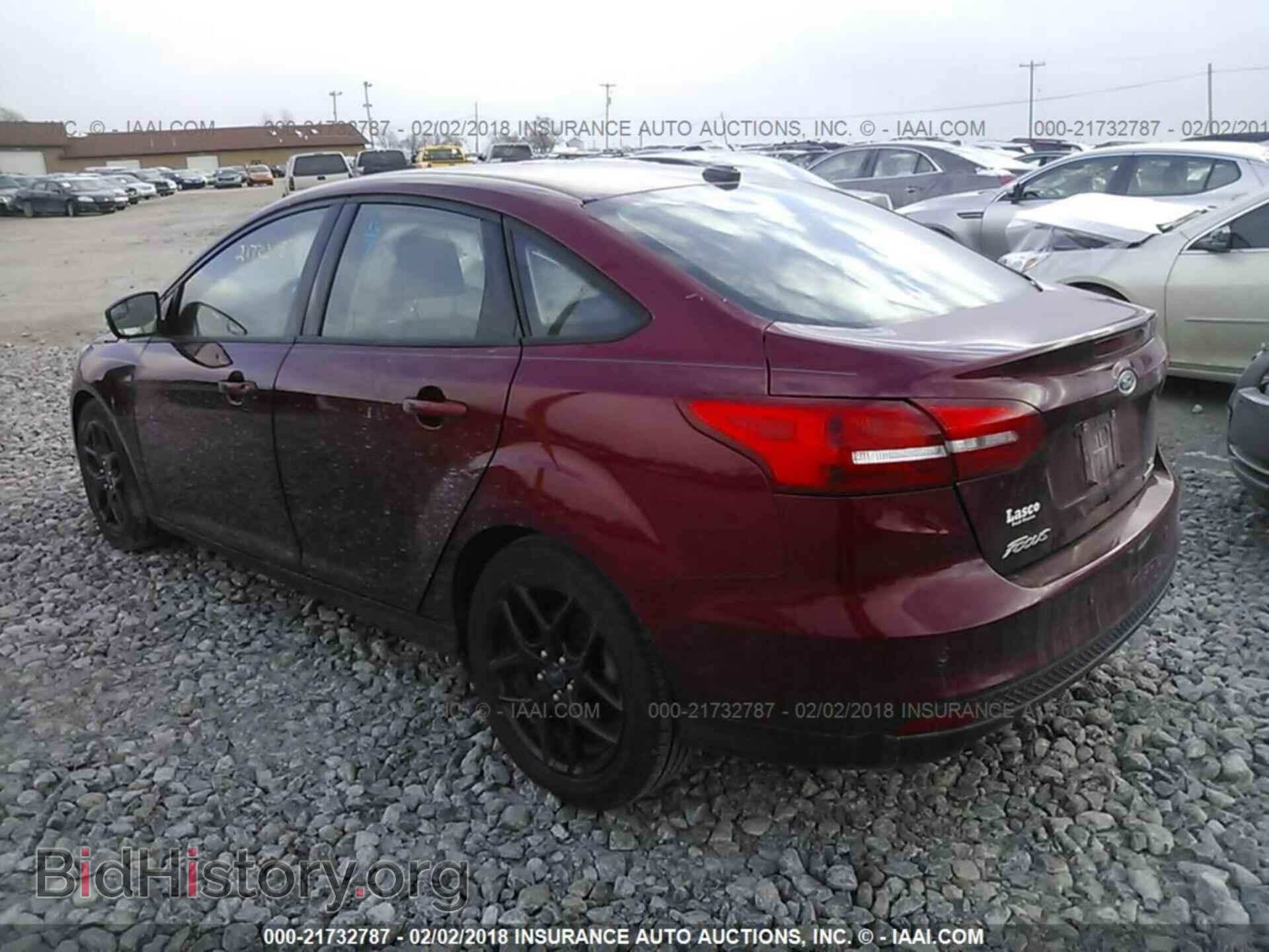 2016 Ford Focus - VIN: 1FADP3F27GL208527 - Photo 3