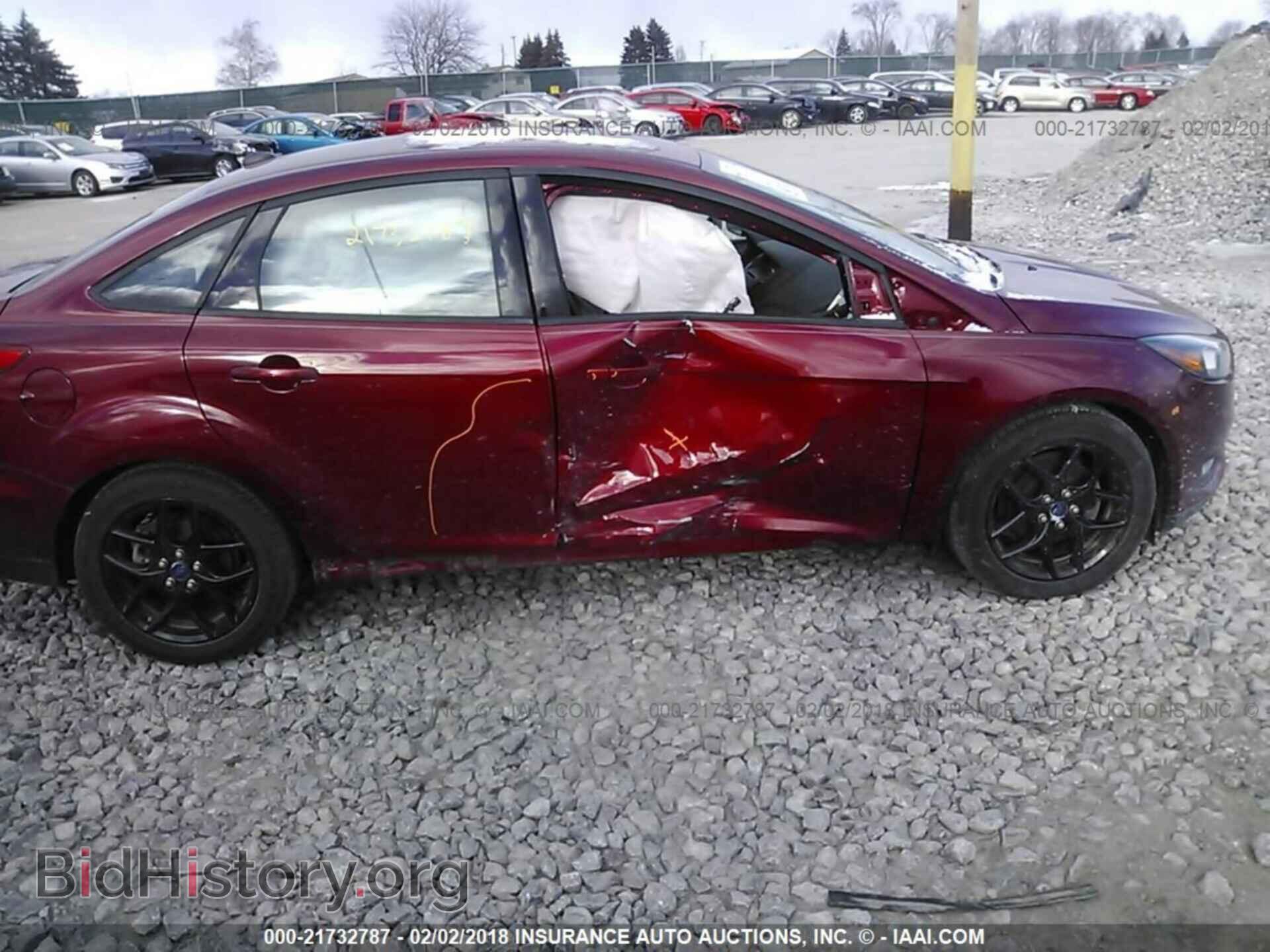 2016 Ford Focus - VIN: 1FADP3F27GL208527 - Photo 6