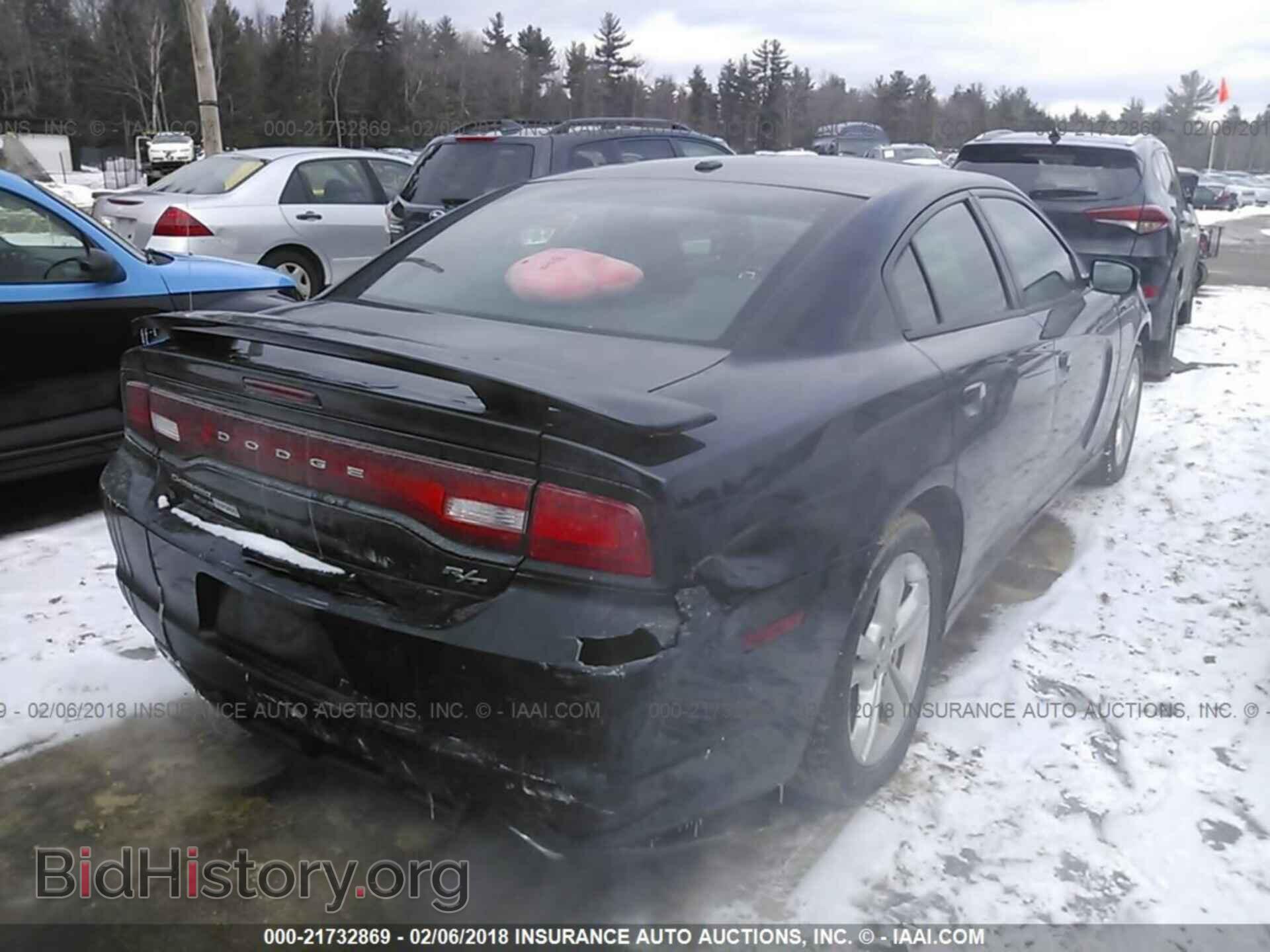 2011 Dodge Charger - VIN: 2B3CM5CT2BH549073 - Photo 4