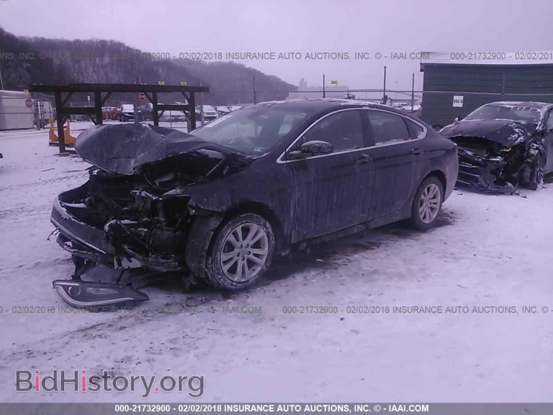 2015 Chrysler 200 - VIN: 1C3CCCAB2FN705288 - Photo 2