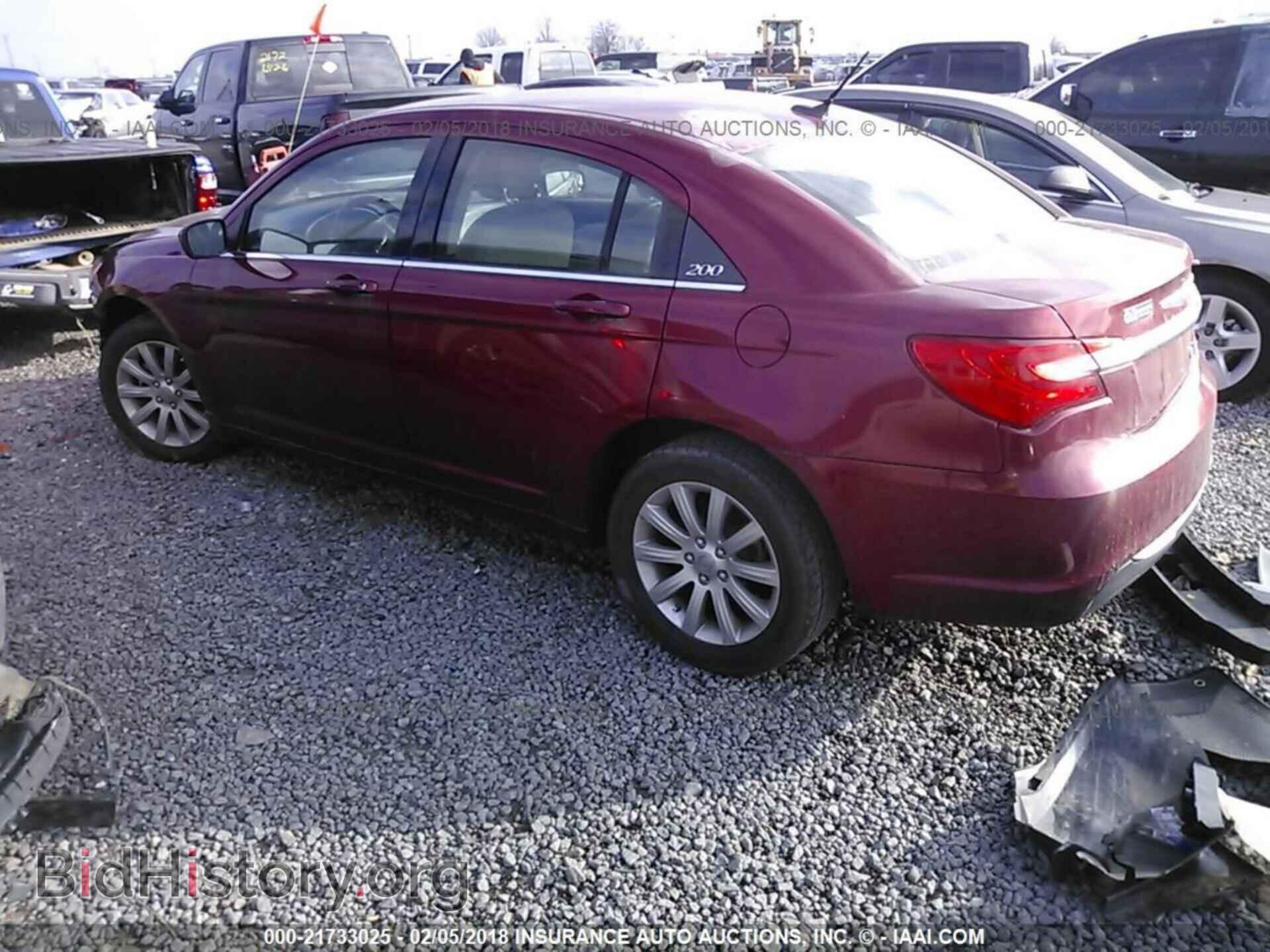 2013 Chrysler 200 - VIN: 1C3CCBBB8DN525710 - Фото 3