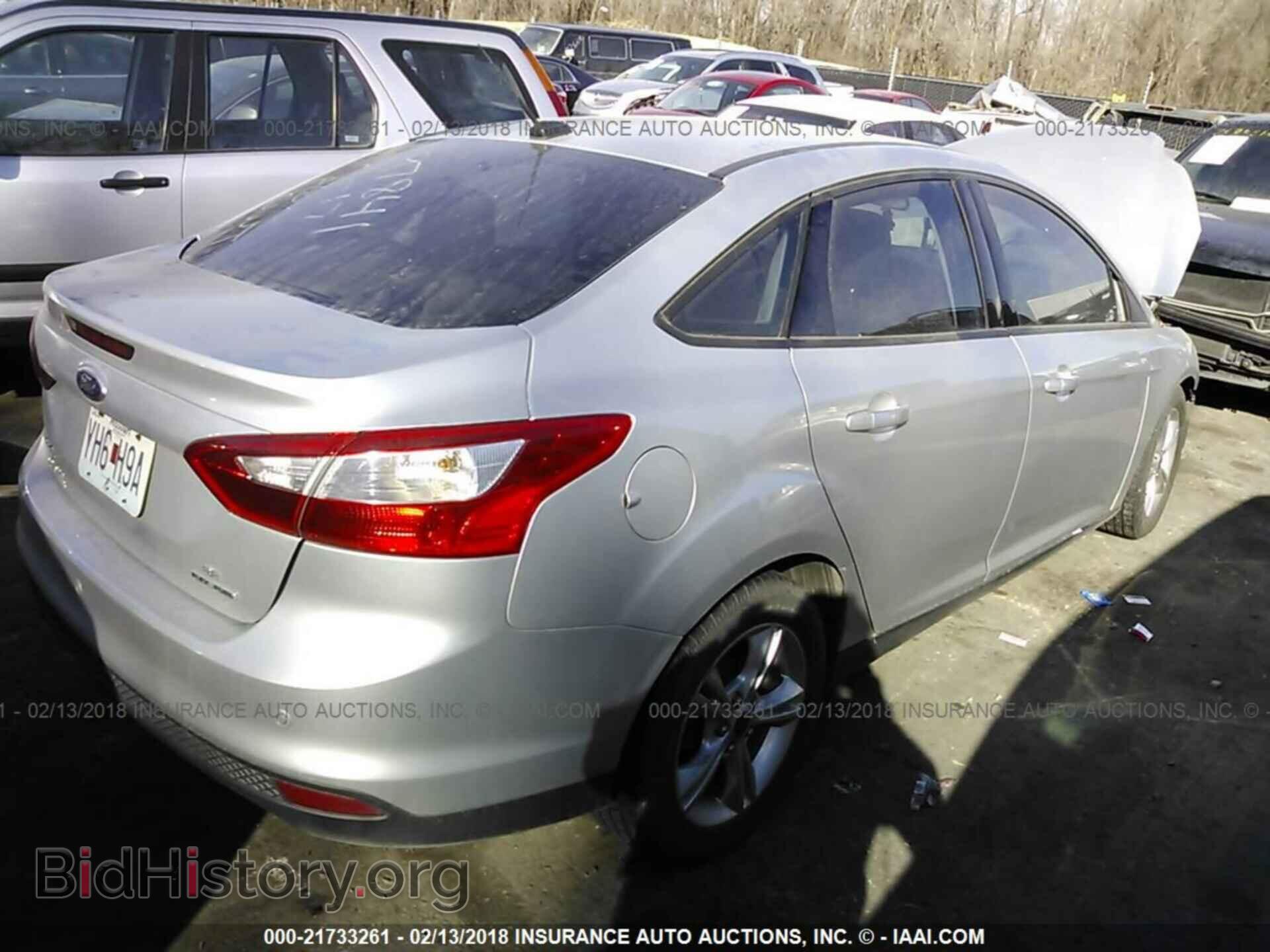 2014 Ford Focus - VIN: 1FADP3F29EL208820 - Photo 4