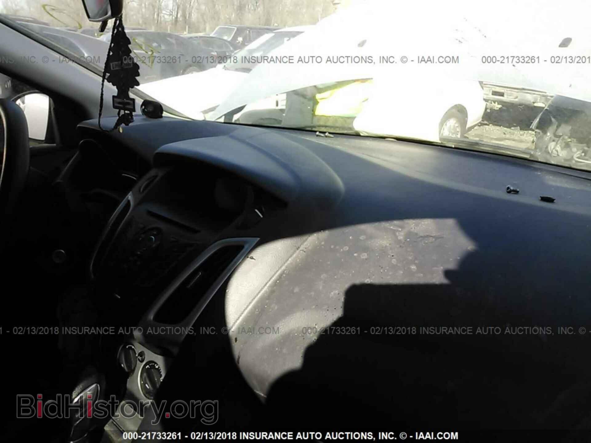 2014 Ford Focus - VIN: 1FADP3F29EL208820 - Photo 5