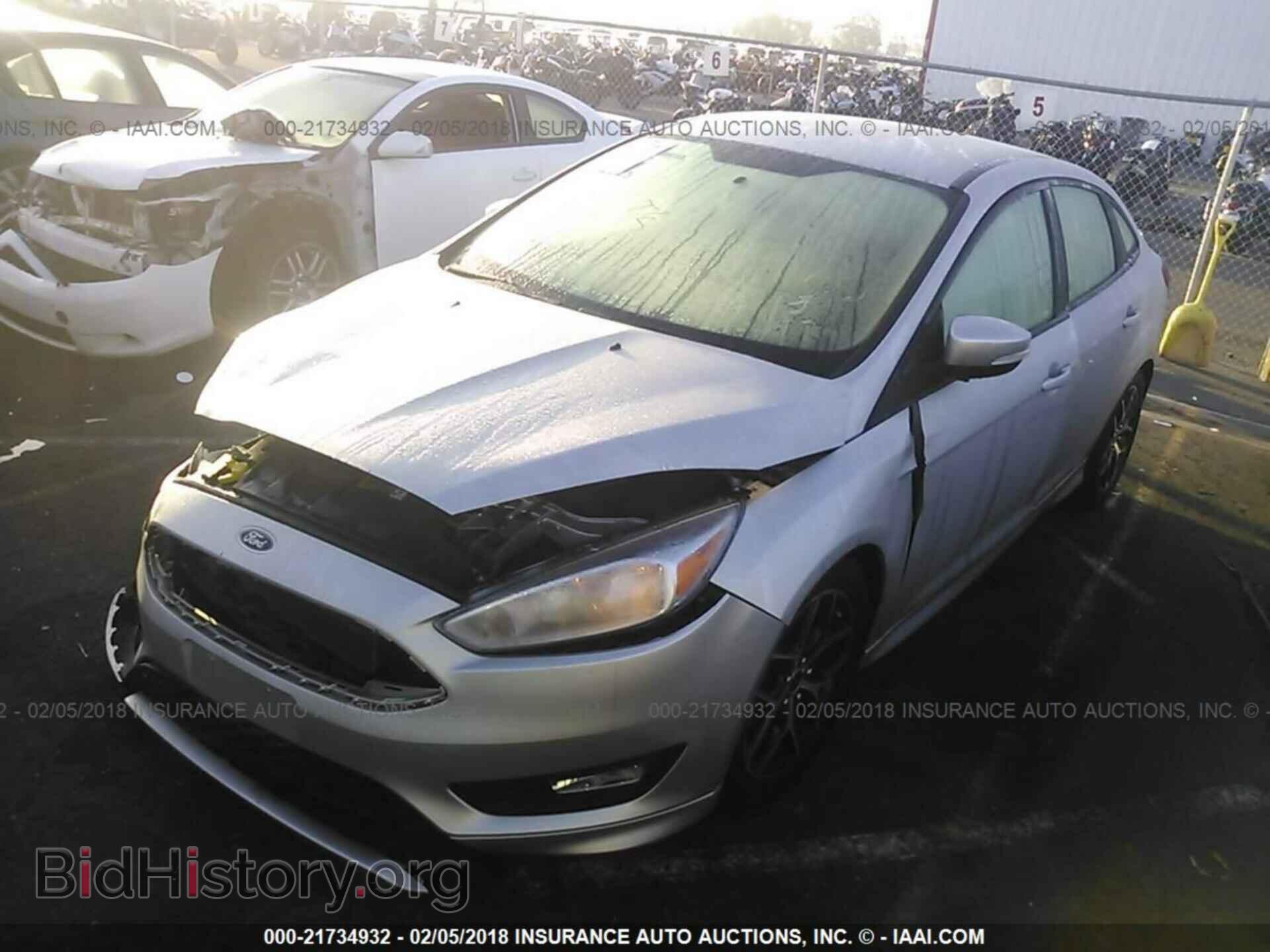 2016 Ford Focus - VIN: 1FADP3F20GL246746 - Фото 2