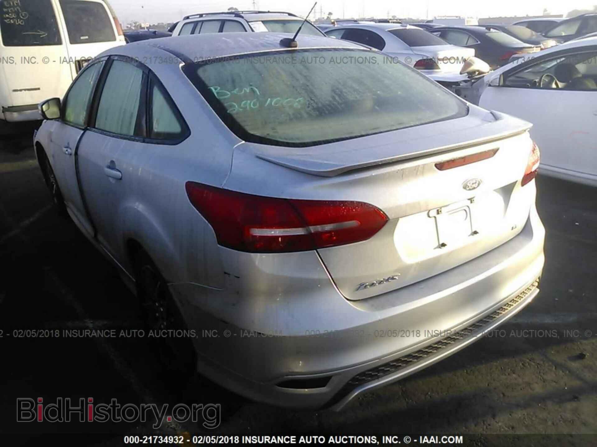 2016 Ford Focus - VIN: 1FADP3F20GL246746 - Фото 3