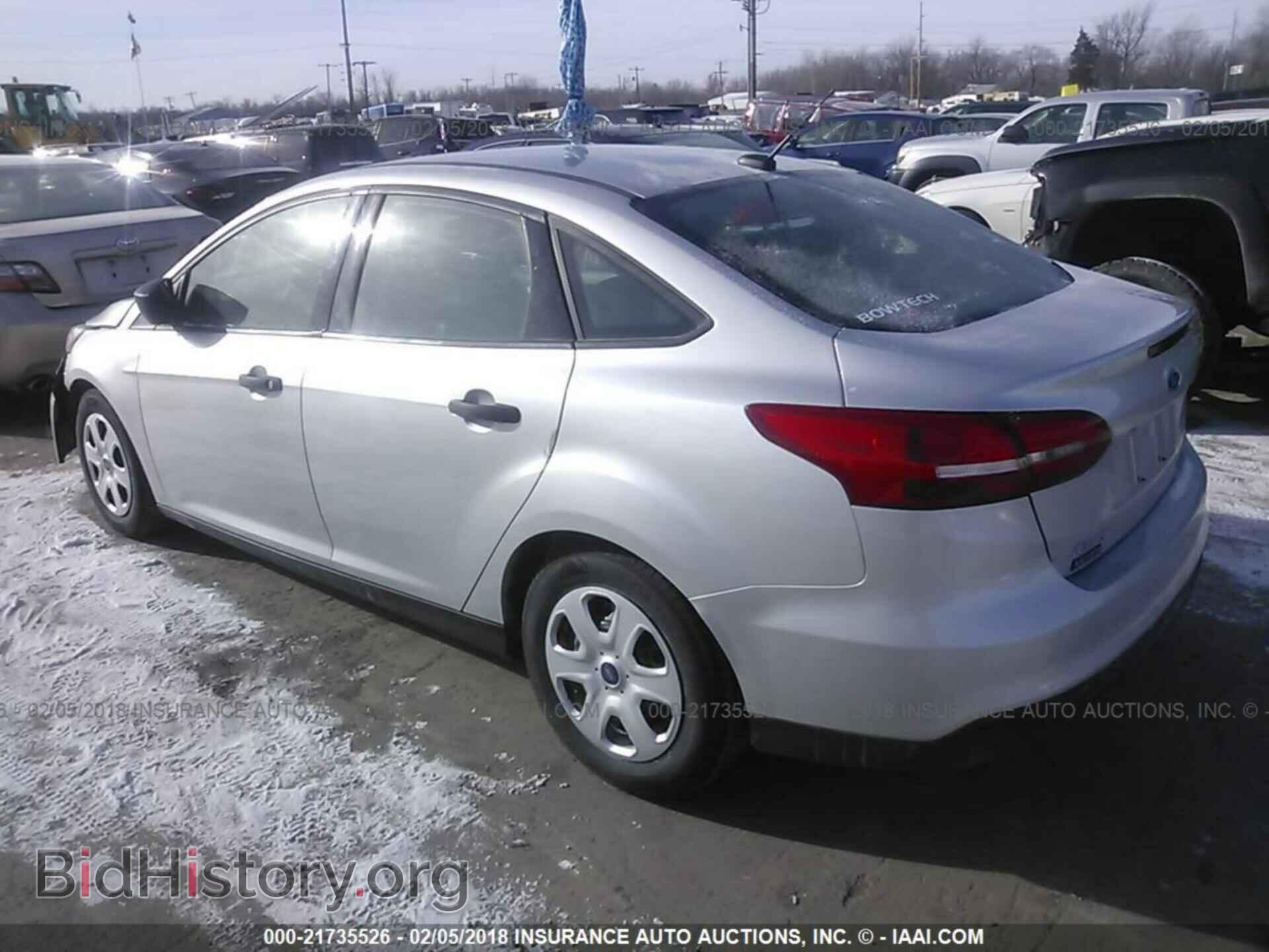 2016 Ford Focus - VIN: 1FADP3E29GL379605 - Photo 3