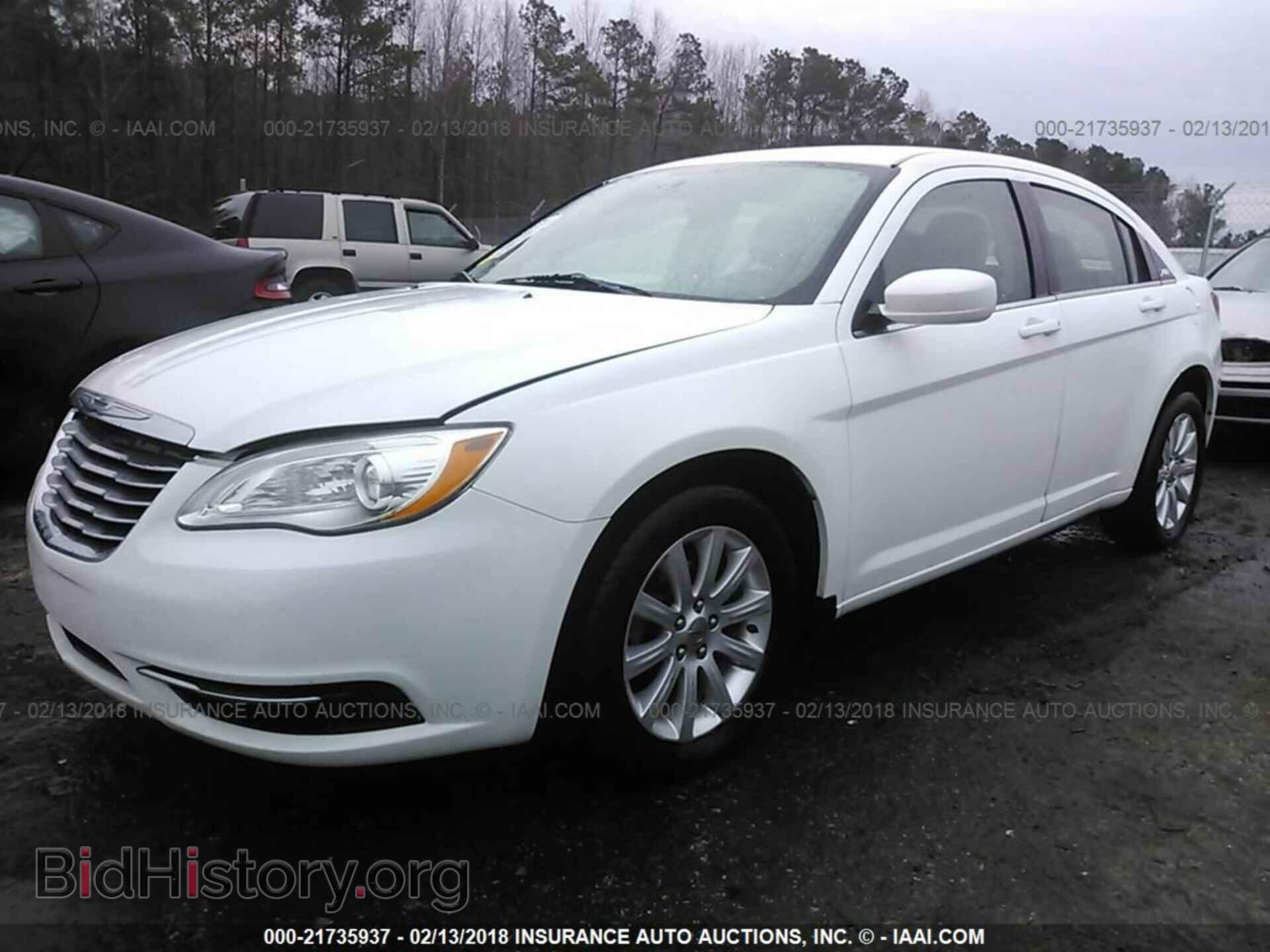 2013 Chrysler 200 - VIN: 1C3CCBBB3DN690029 - Photo 2