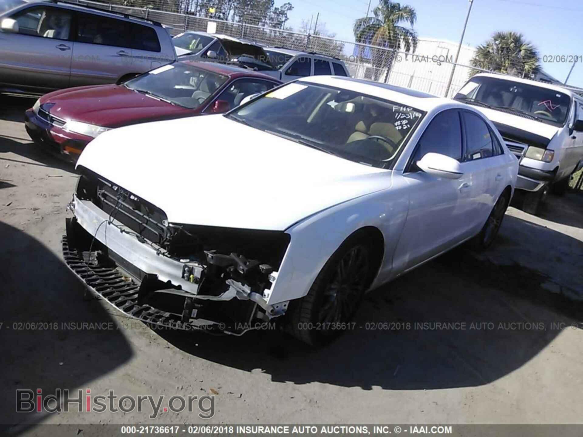 2013 Audi A8 - VIN: WAUAGAFD5DN006334 - Фото 2