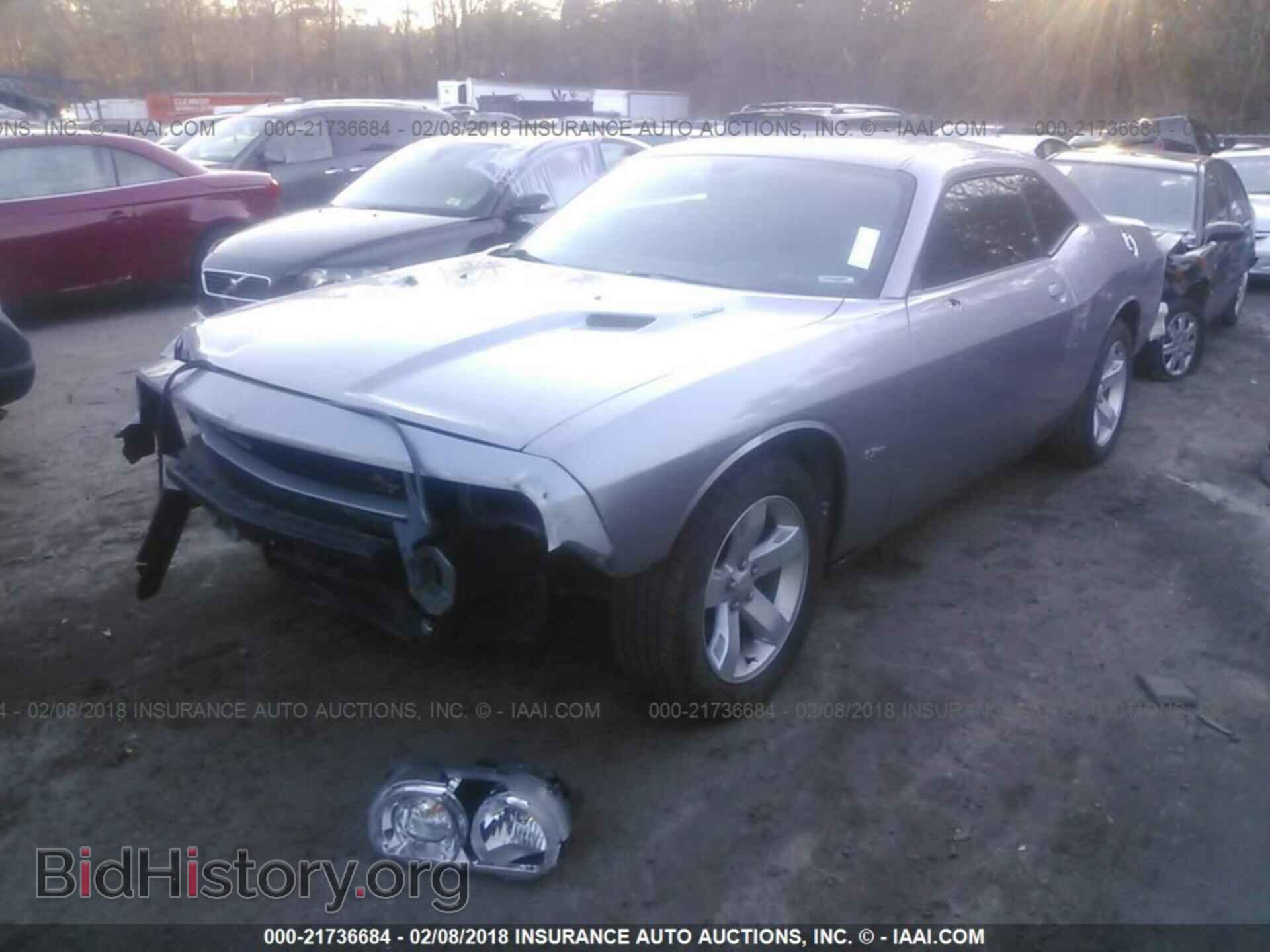 2014 Dodge Challenger - VIN: 2C3CDYBTXEH205257 - Фото 2