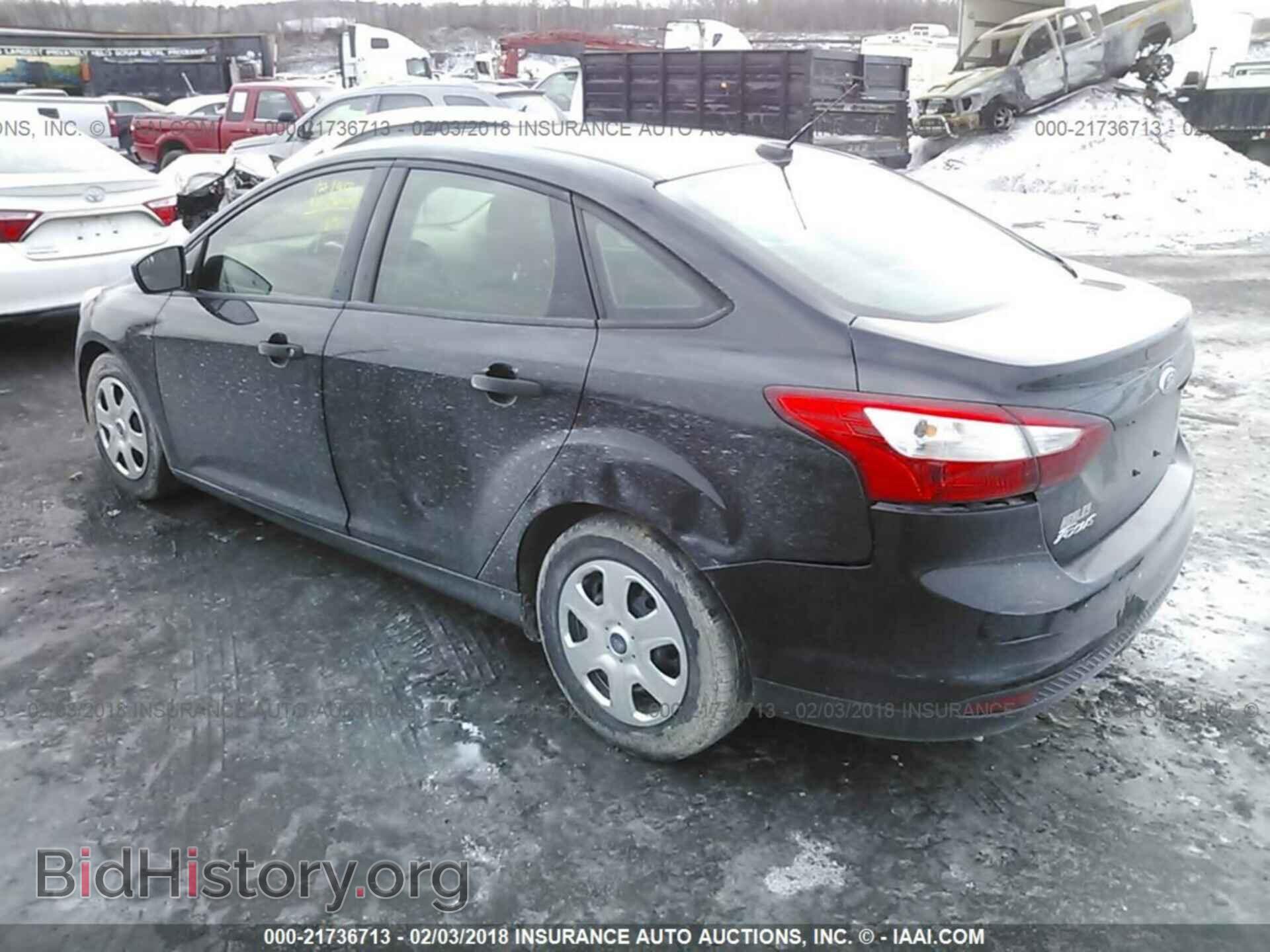 2012 Ford Focus - VIN: 1FAHP3E29CL432640 - Photo 3