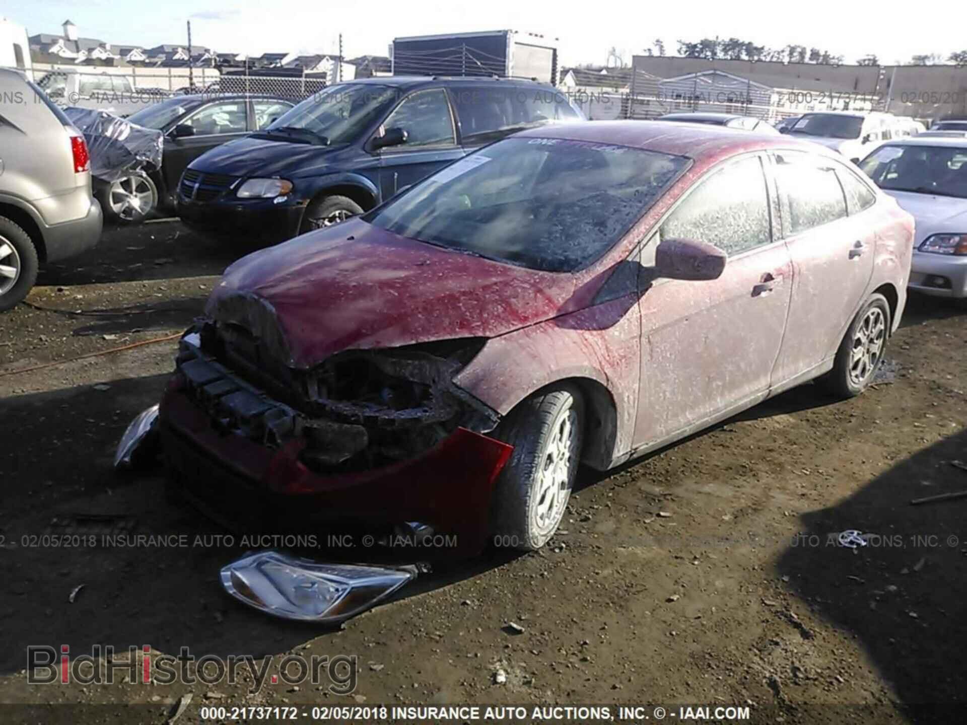 2012 Ford Focus - VIN: 1FAHP3F23CL445320 - Photo 2