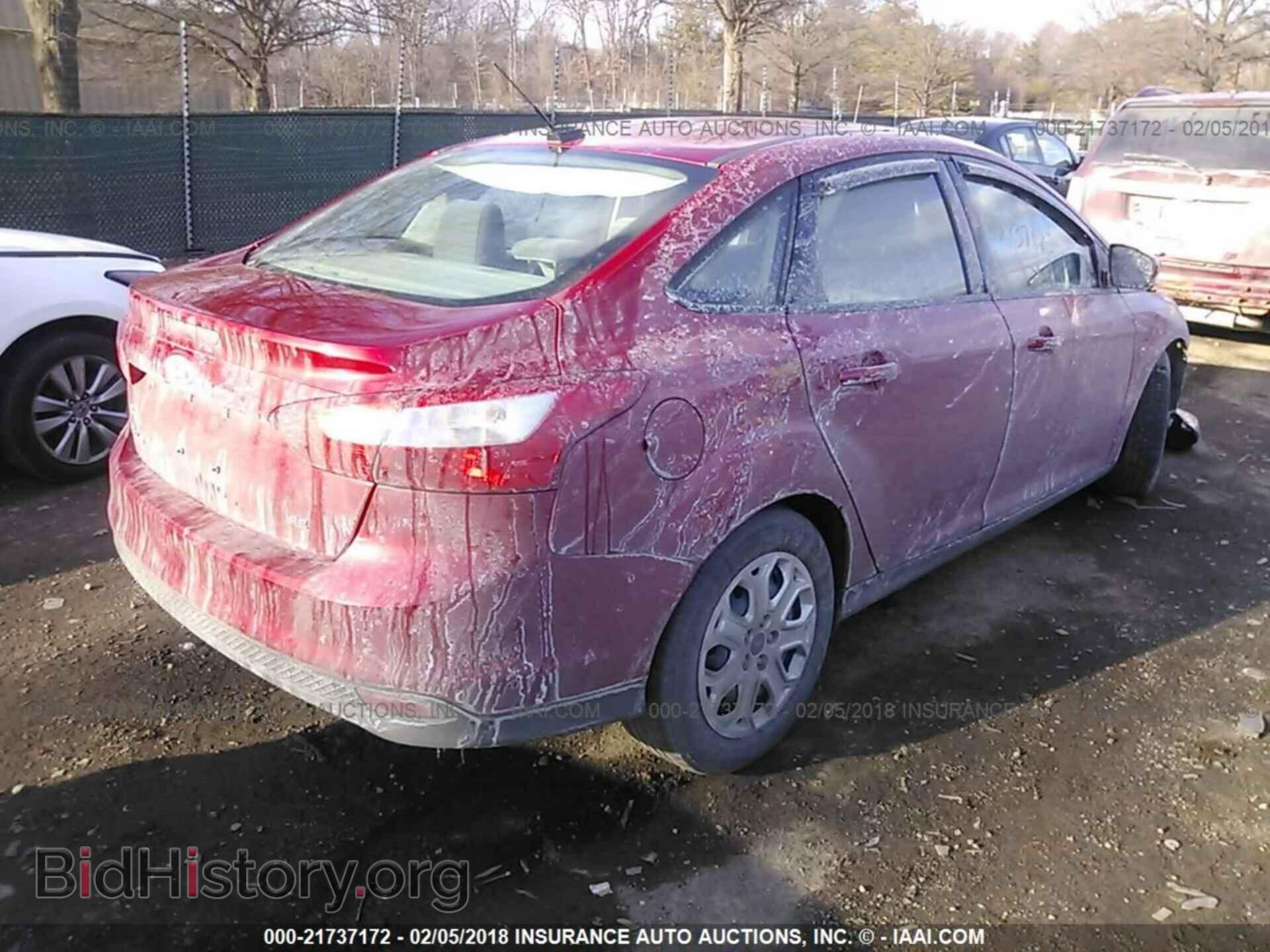 2012 Ford Focus - VIN: 1FAHP3F23CL445320 - Photo 4