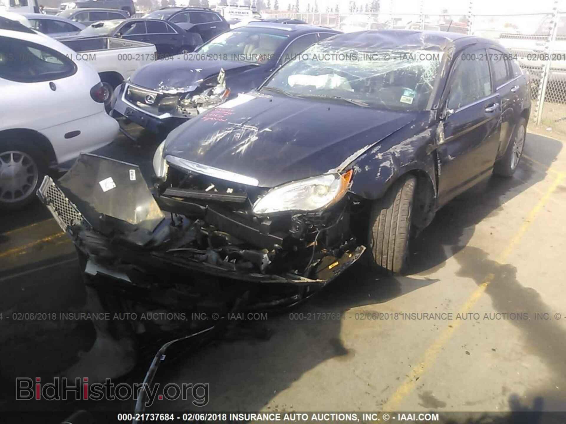 2012 Chrysler 200 - VIN: 1C3CCBCG2CN304659 - Фото 2