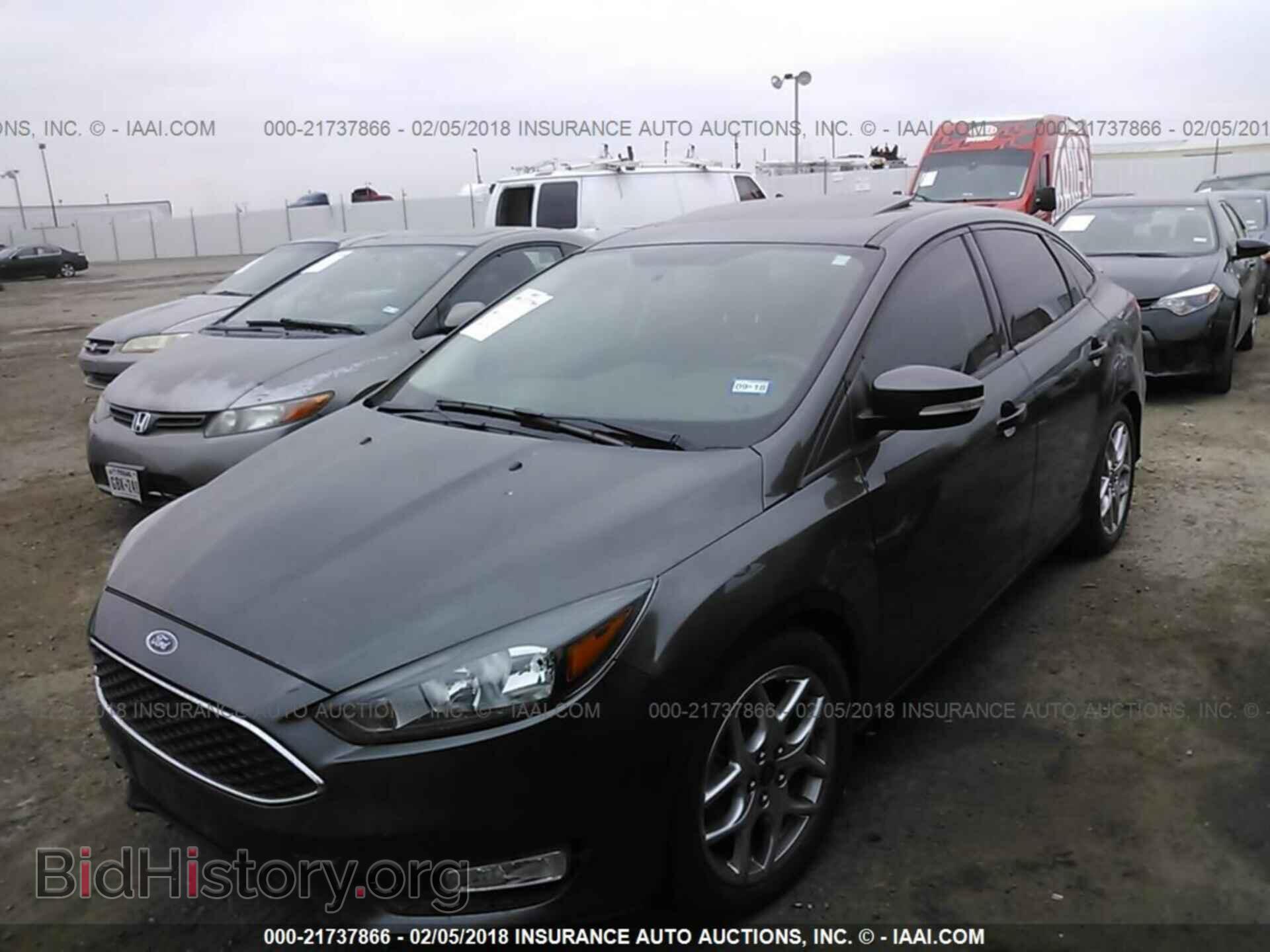2015 Ford Focus - VIN: 1FADP3F2XFL326862 - Фото 2