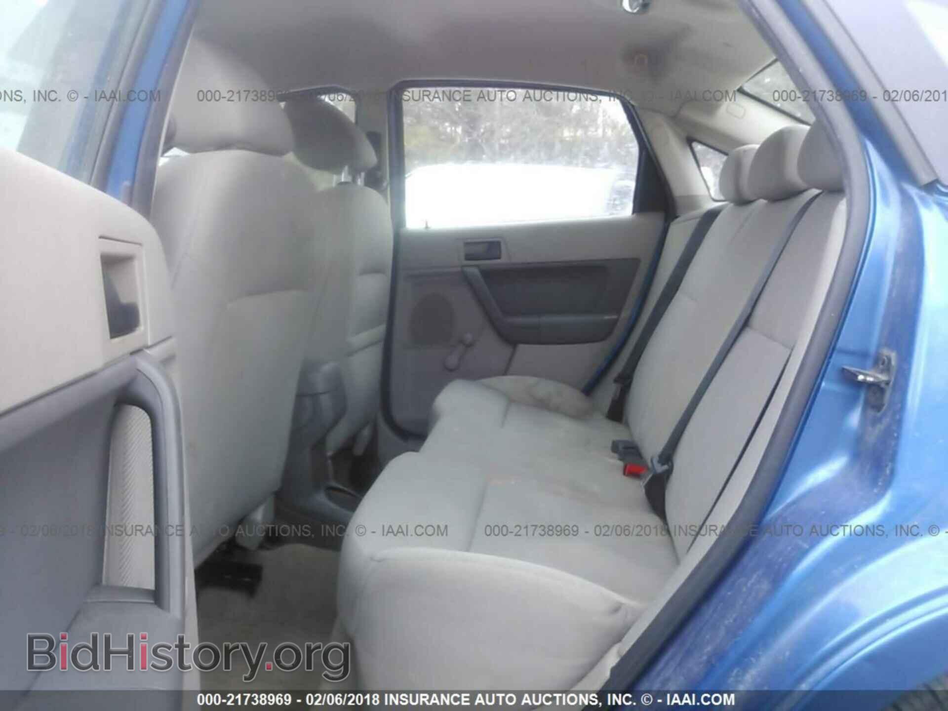 2011 Ford Focus - VIN: 1FAHP3EN2BW124233 - Photo 8