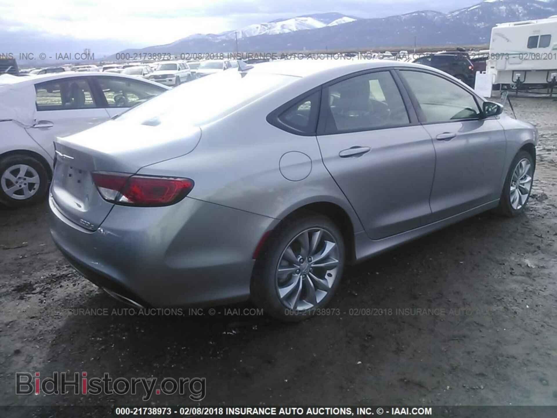 2016 Chrysler 200 - VIN: 1C3CCCDG9GN114724 - Photo 4