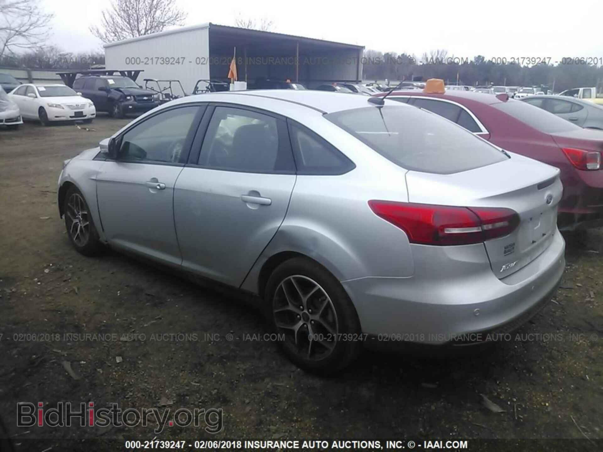 2017 Ford Focus - VIN: 1FADP3H26HL331167 - Photo 3