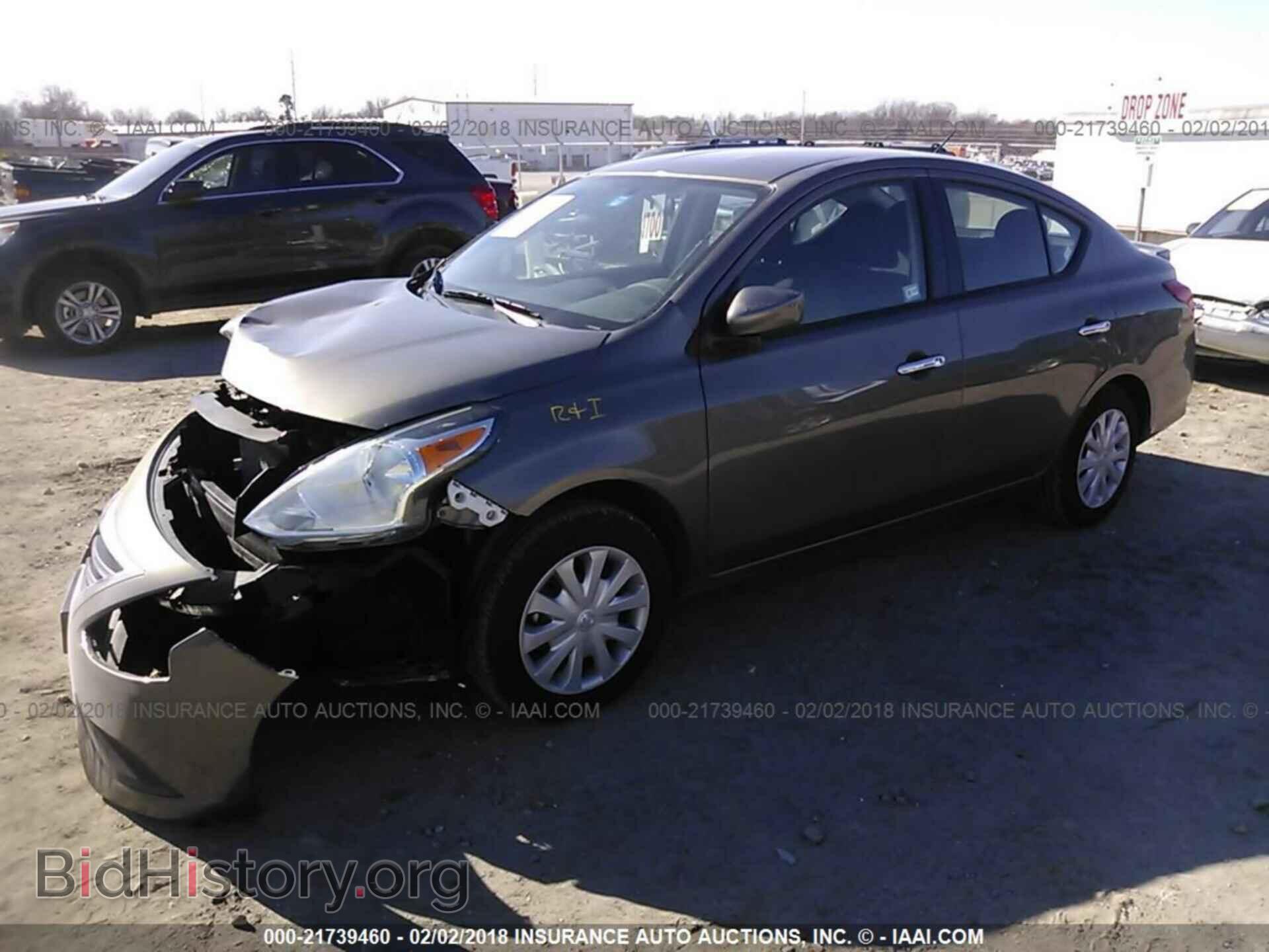 2017 Nissan Versa - VIN: 3N1CN7AP1HK440786 - Photo 2