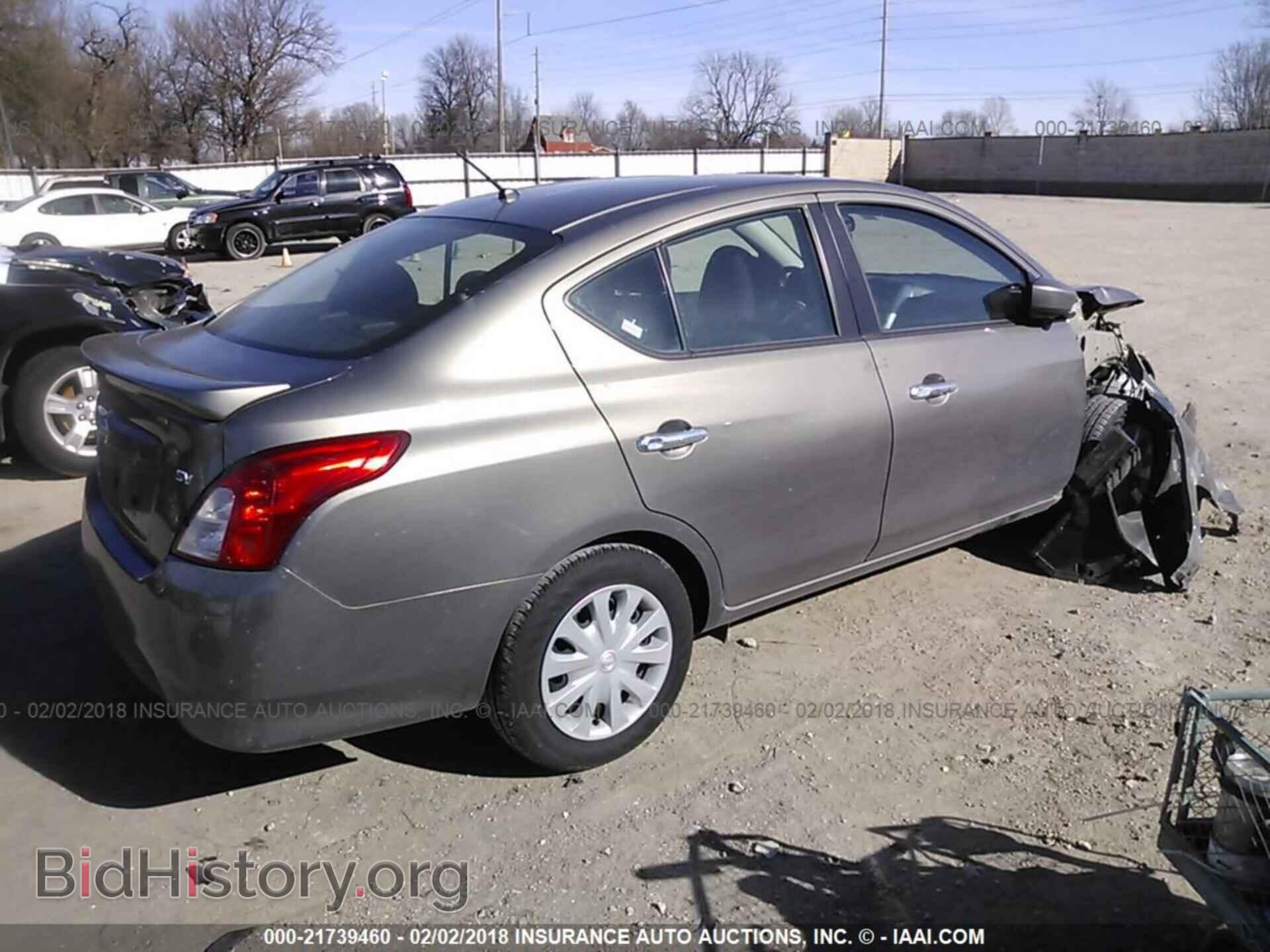 2017 Nissan Versa - VIN: 3N1CN7AP1HK440786 - Photo 4