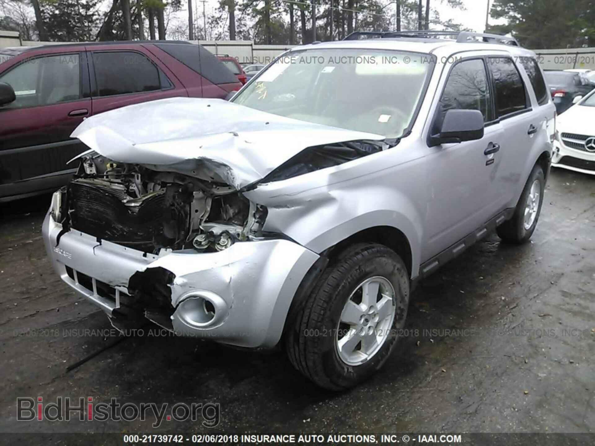 2012 Ford Escape - VIN: 1FMCU0D73CKB03443 - Photo 2