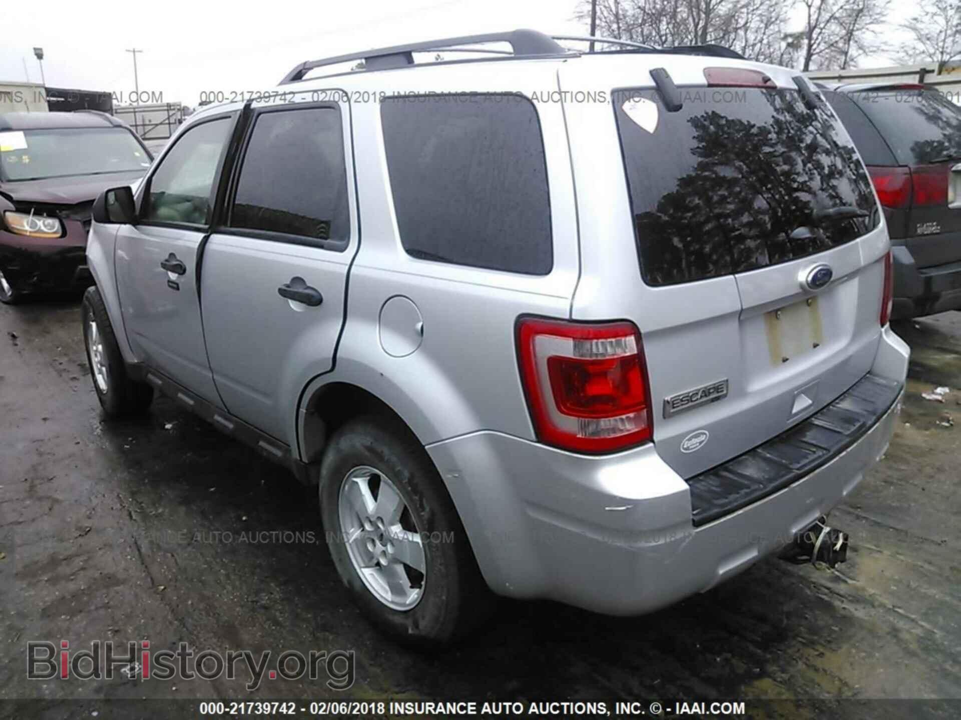 2012 Ford Escape - VIN: 1FMCU0D73CKB03443 - Photo 3