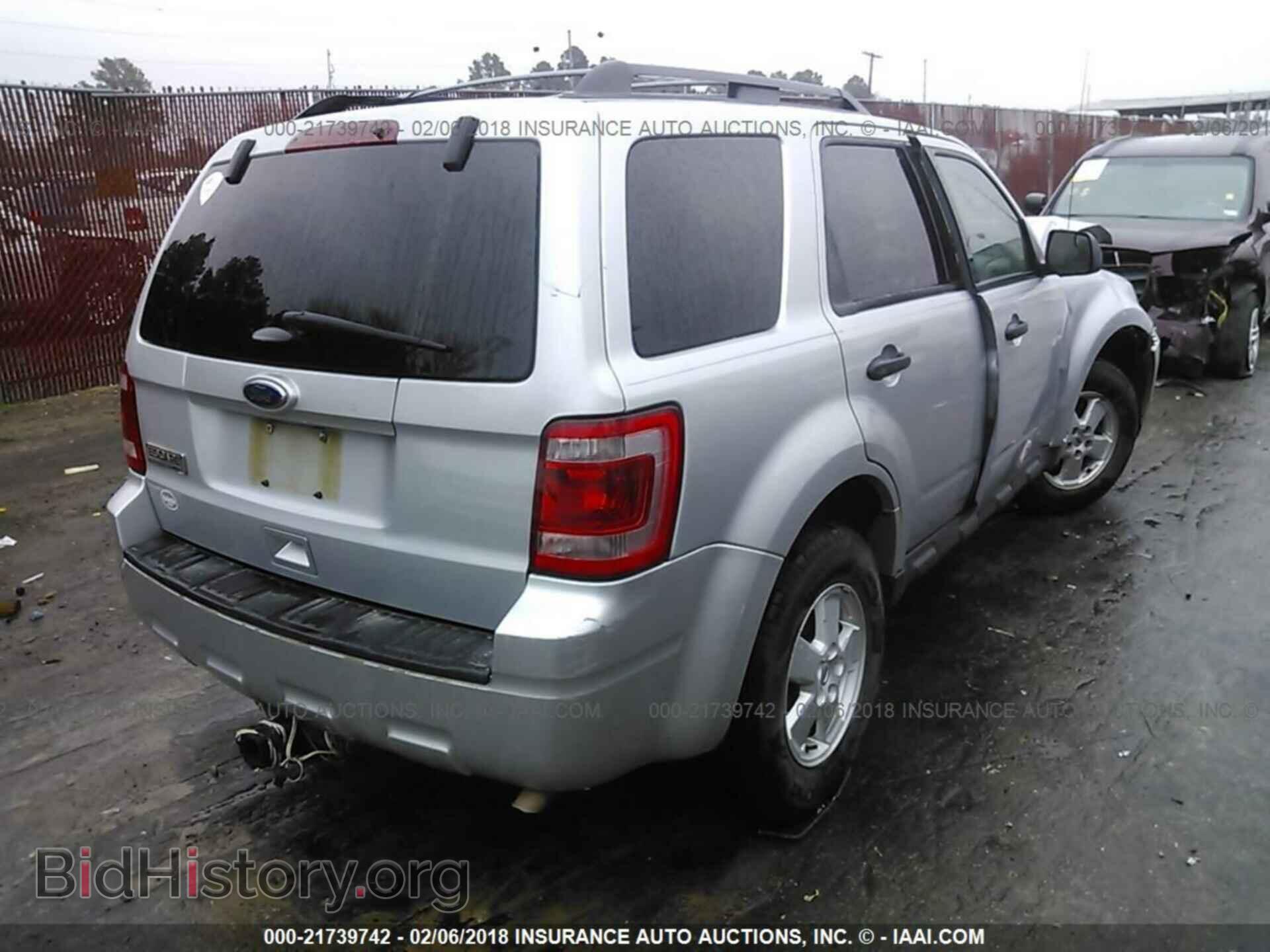 2012 Ford Escape - VIN: 1FMCU0D73CKB03443 - Photo 4