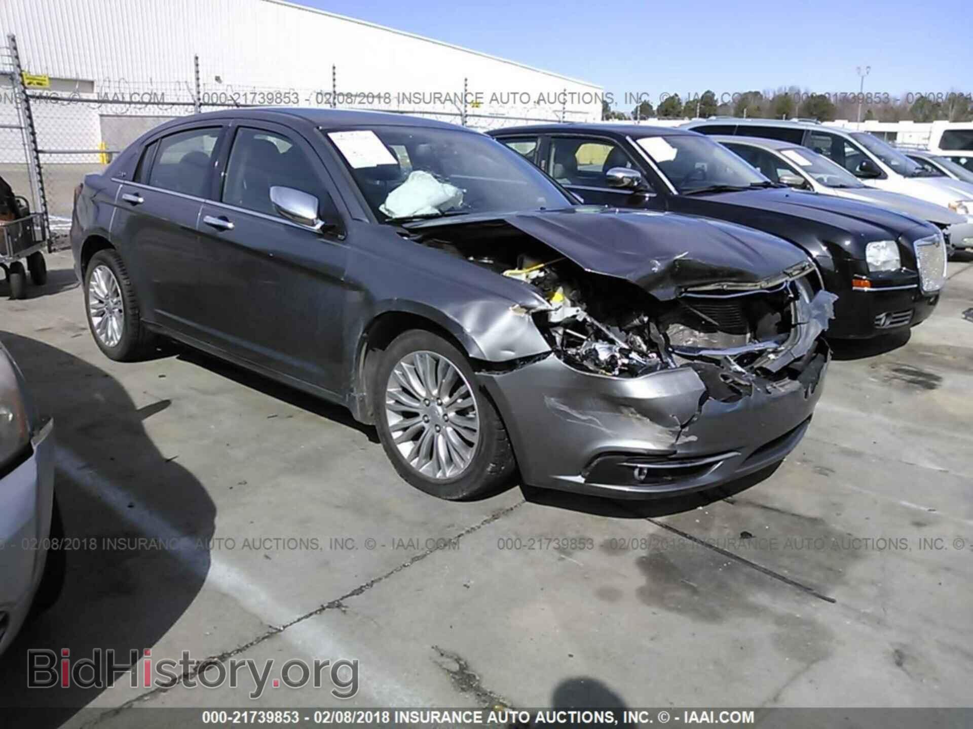 Фотография 1C3CCBCB6CN242008 - Chrysler 200 2012