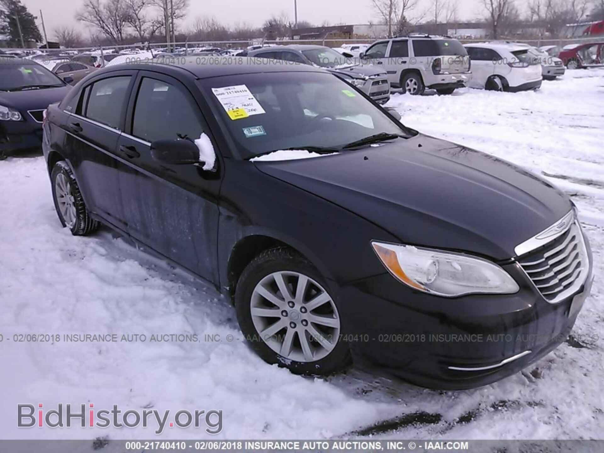 Photo 1C3BC1FB0BN589687 - Chrysler 200 2011