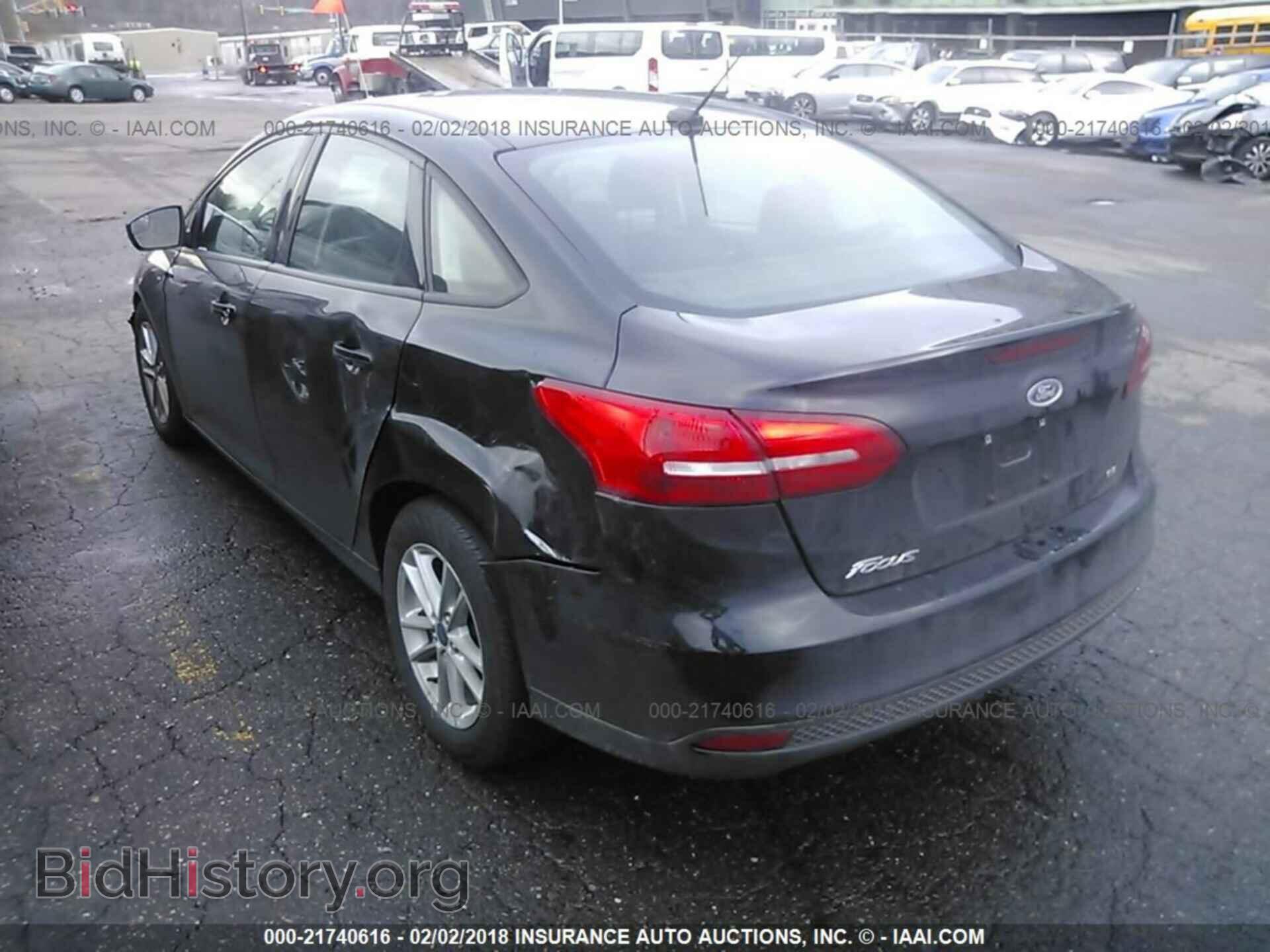 2017 Ford Focus - VIN: 1FADP3F28HL220011 - Photo 3