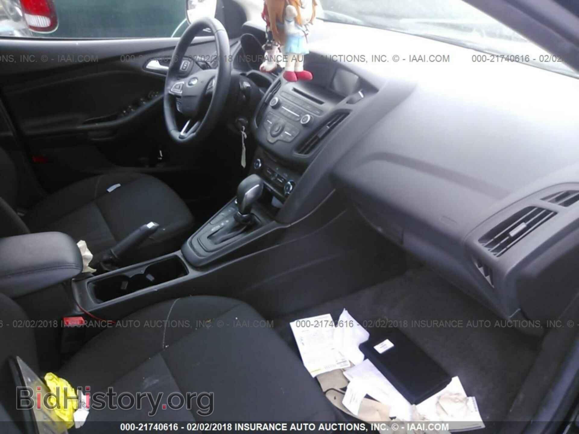 2017 Ford Focus - VIN: 1FADP3F28HL220011 - Photo 5