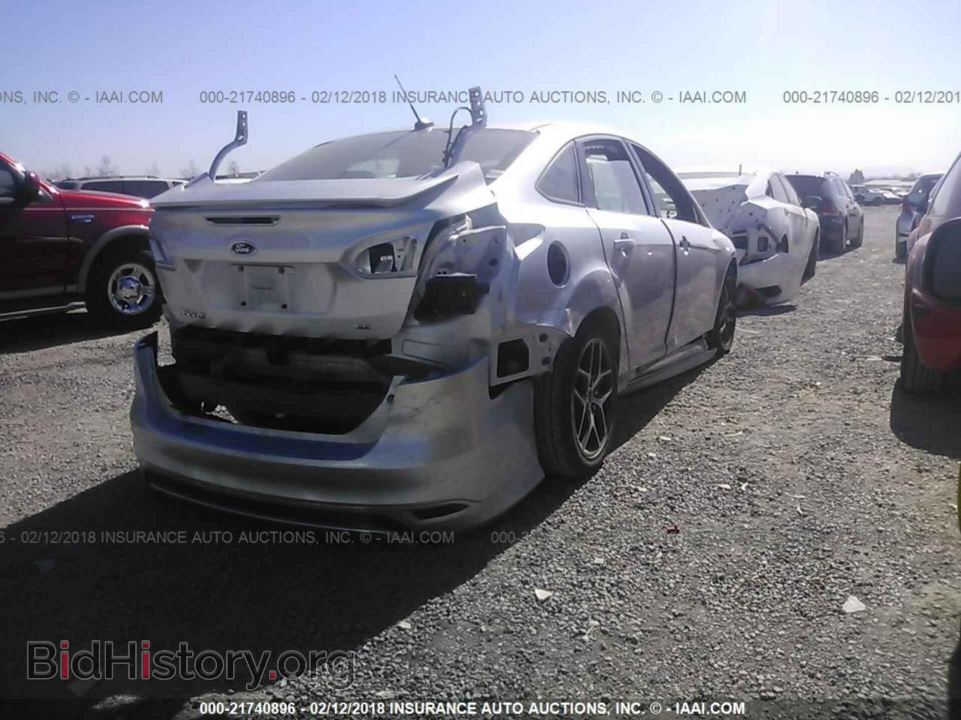 2015 Ford Focus - VIN: 1FADP3F2XFL281311 - Photo 4
