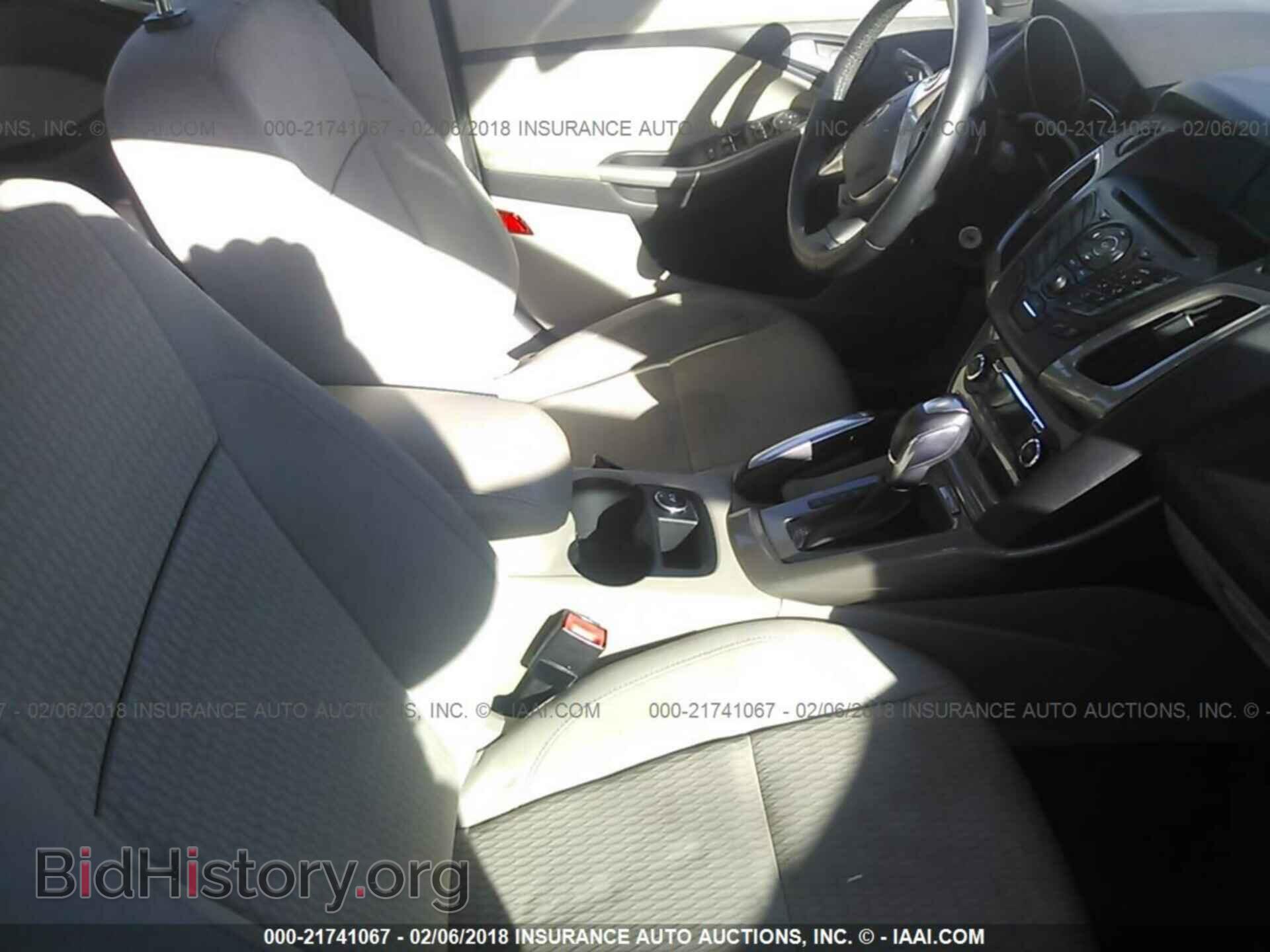 2012 Ford Focus - VIN: 1FAHP3H22CL334108 - Photo 5