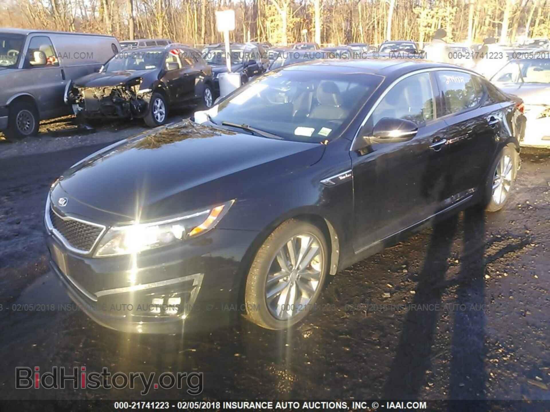 2014 Kia Optima - VIN: 5XXGR4A61EG330640 - Фото 2