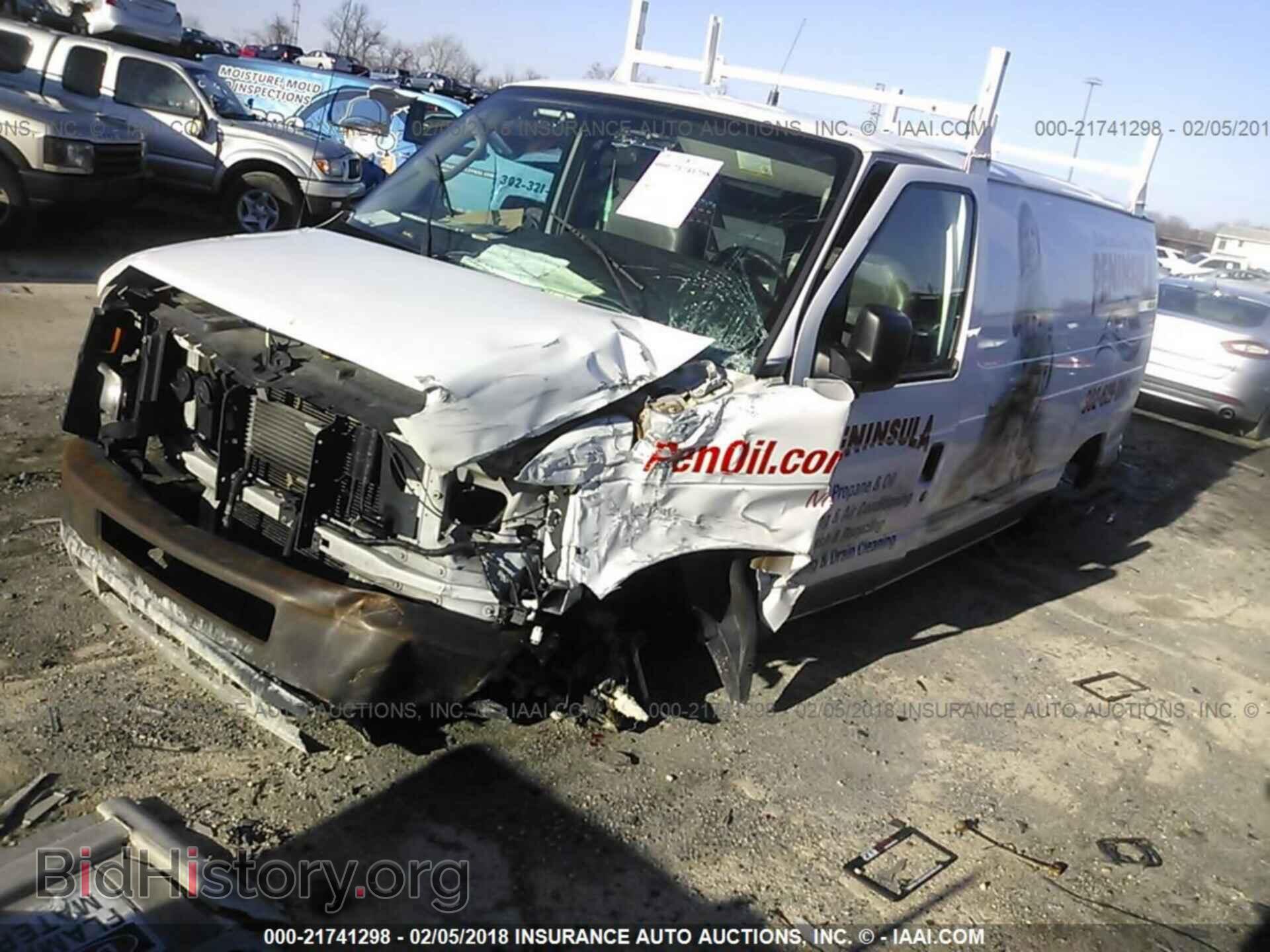 2011 Ford Econoline - VIN: 1FTNE2EL5BDA74404 - Фото 2