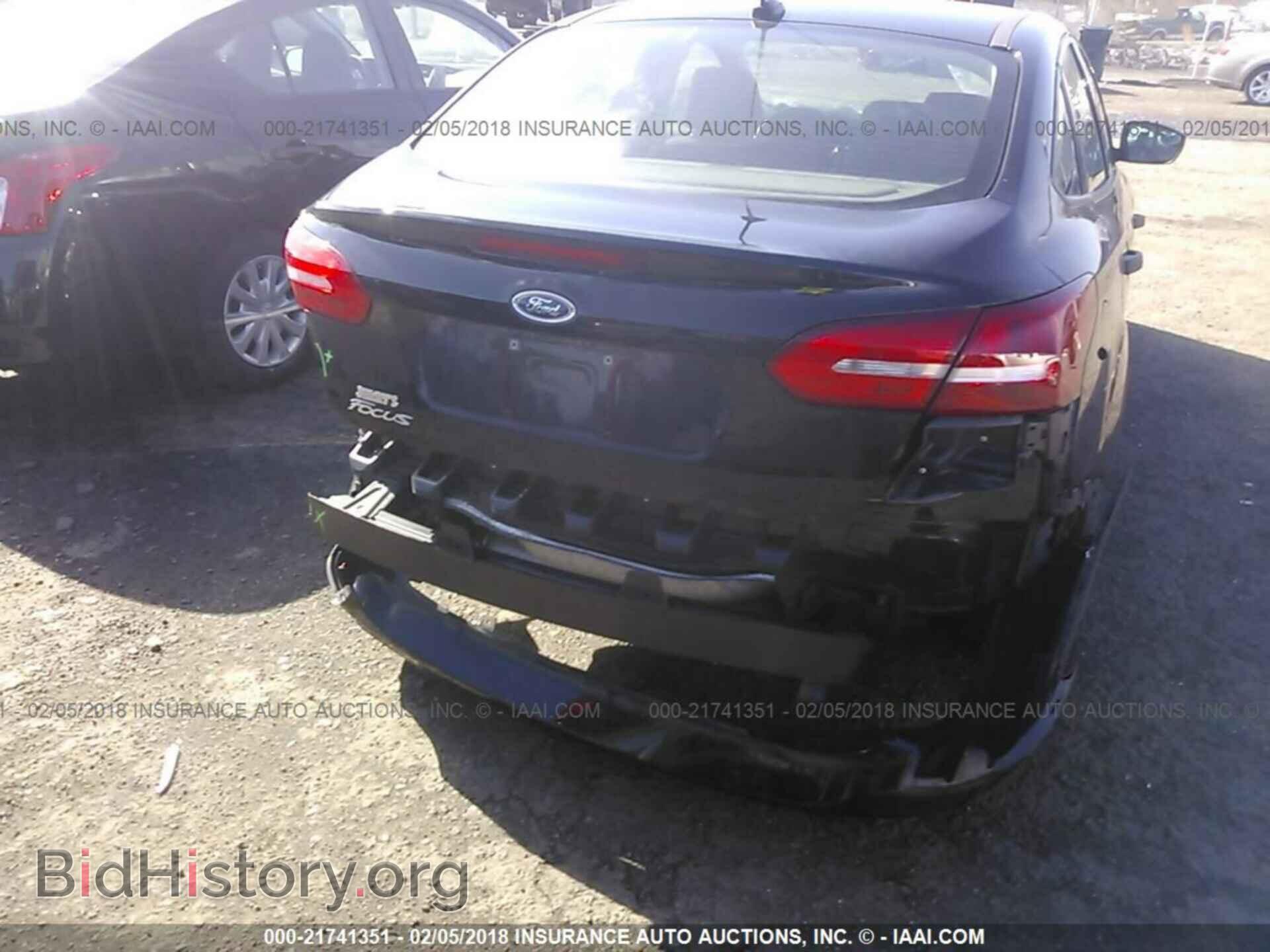 2016 Ford Focus - VIN: 1FADP3E22GL233000 - Photo 6