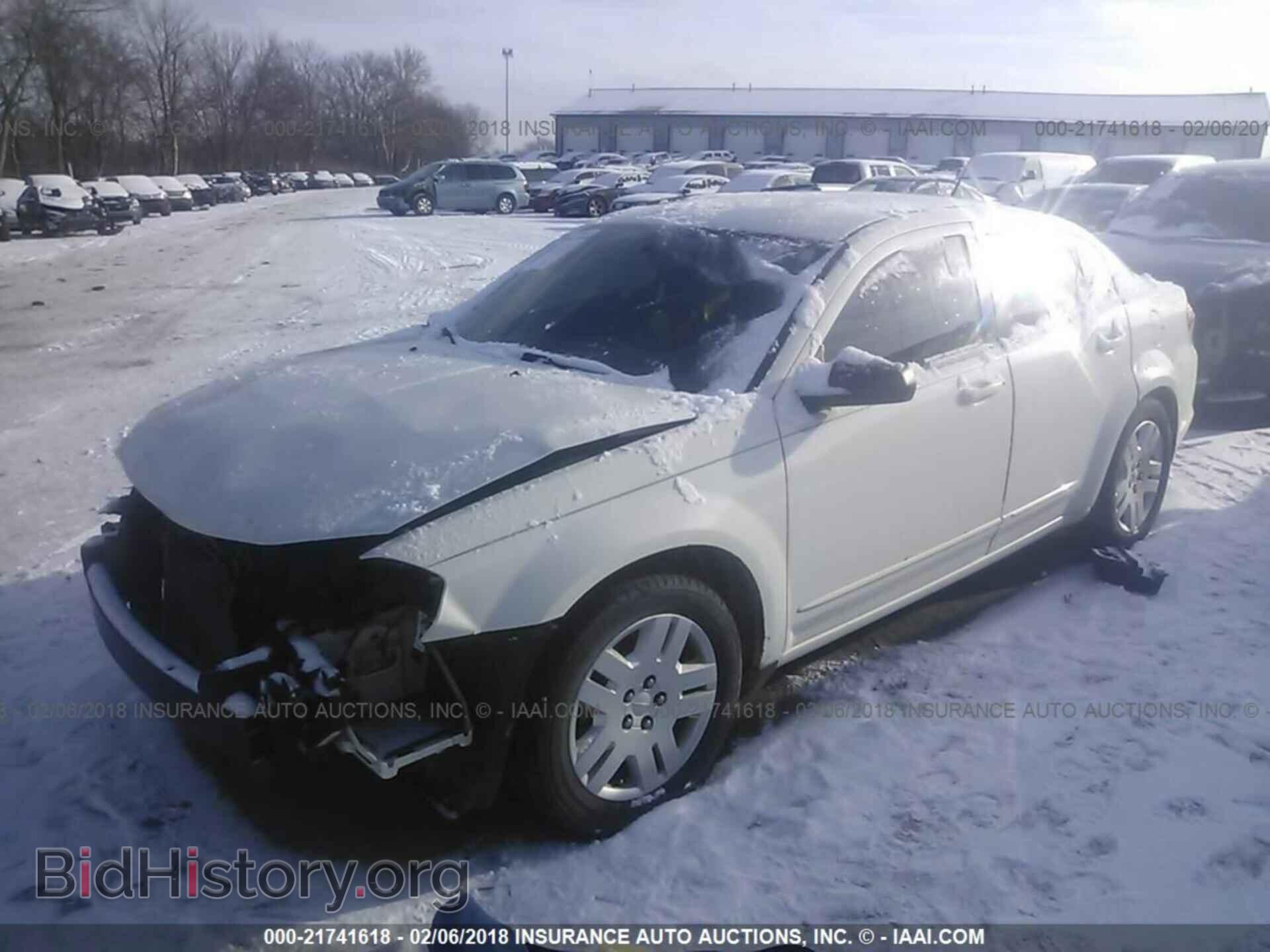 2011 Dodge Avenger - VIN: 1B3BD4FB6BN522975 - Фото 2