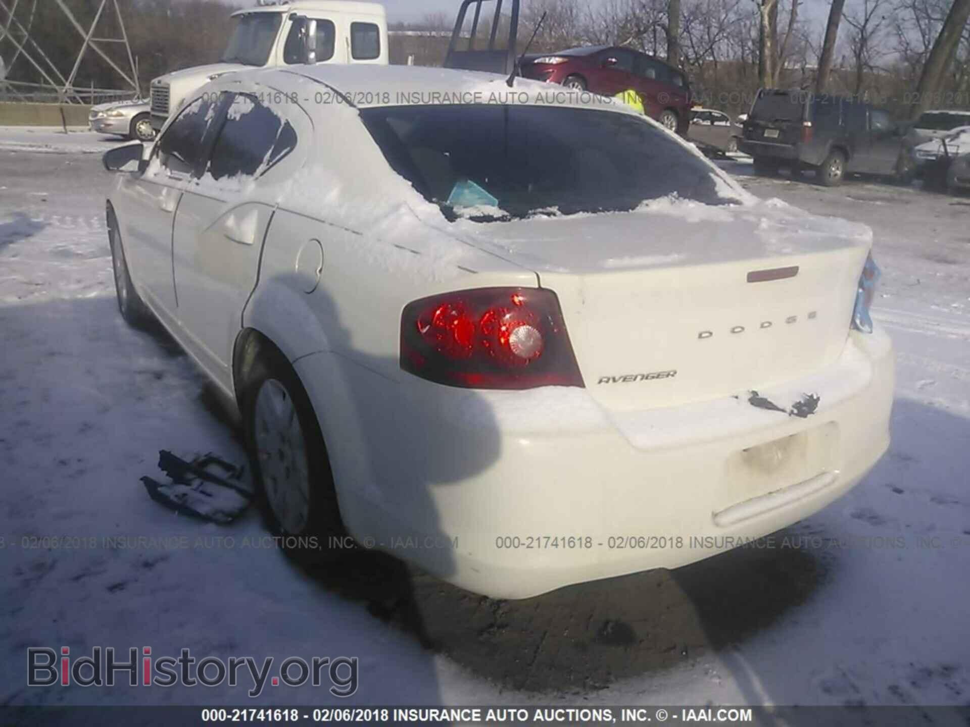 2011 Dodge Avenger - VIN: 1B3BD4FB6BN522975 - Фото 3