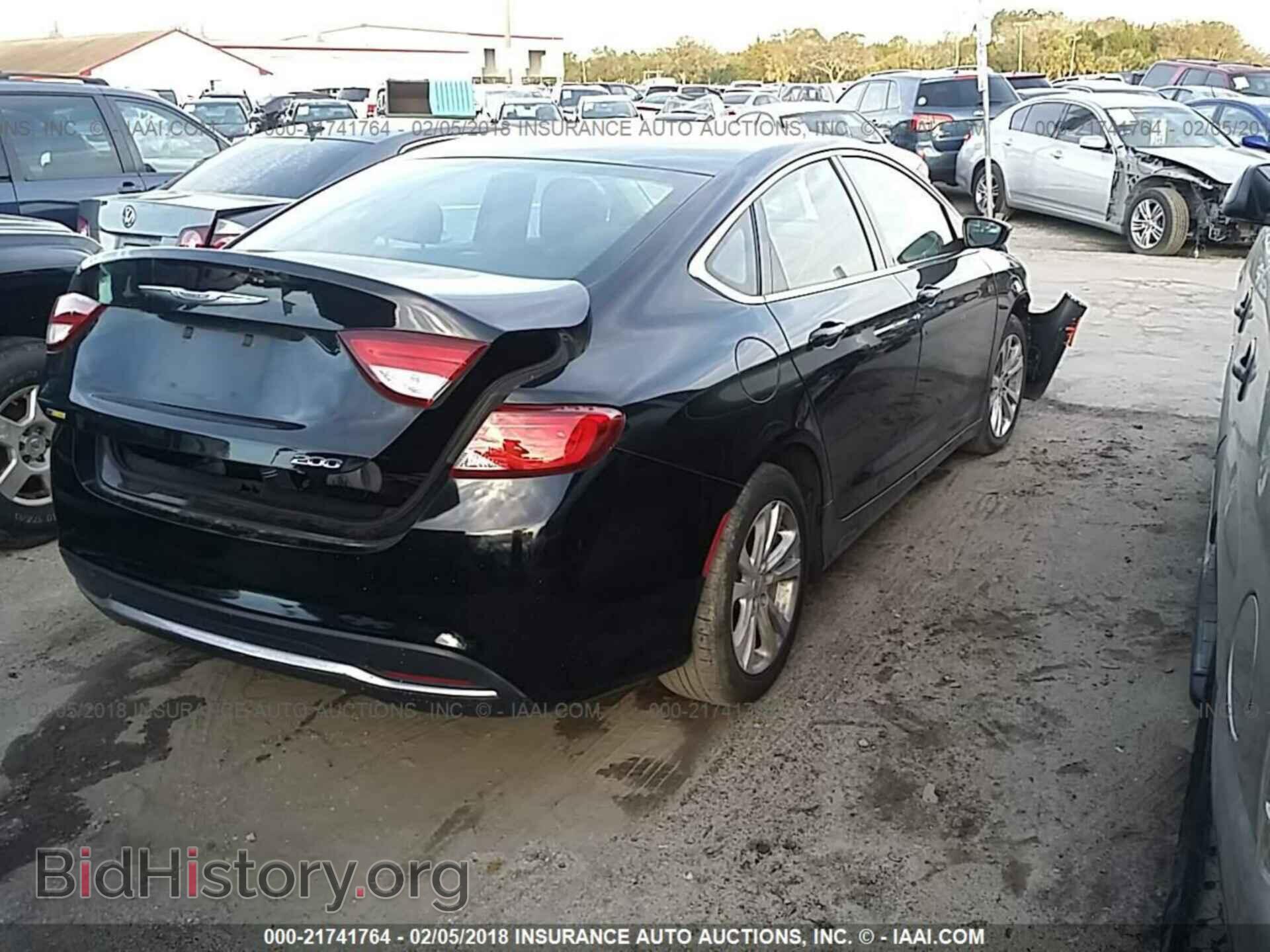 2015 Chrysler 200 - VIN: 1C3CCCAB8FN687377 - Photo 4