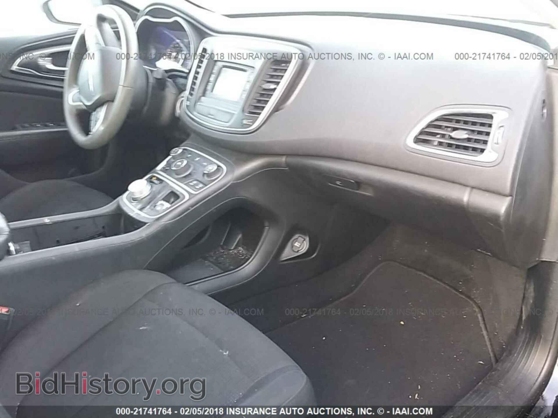 2015 Chrysler 200 - VIN: 1C3CCCAB8FN687377 - Photo 5