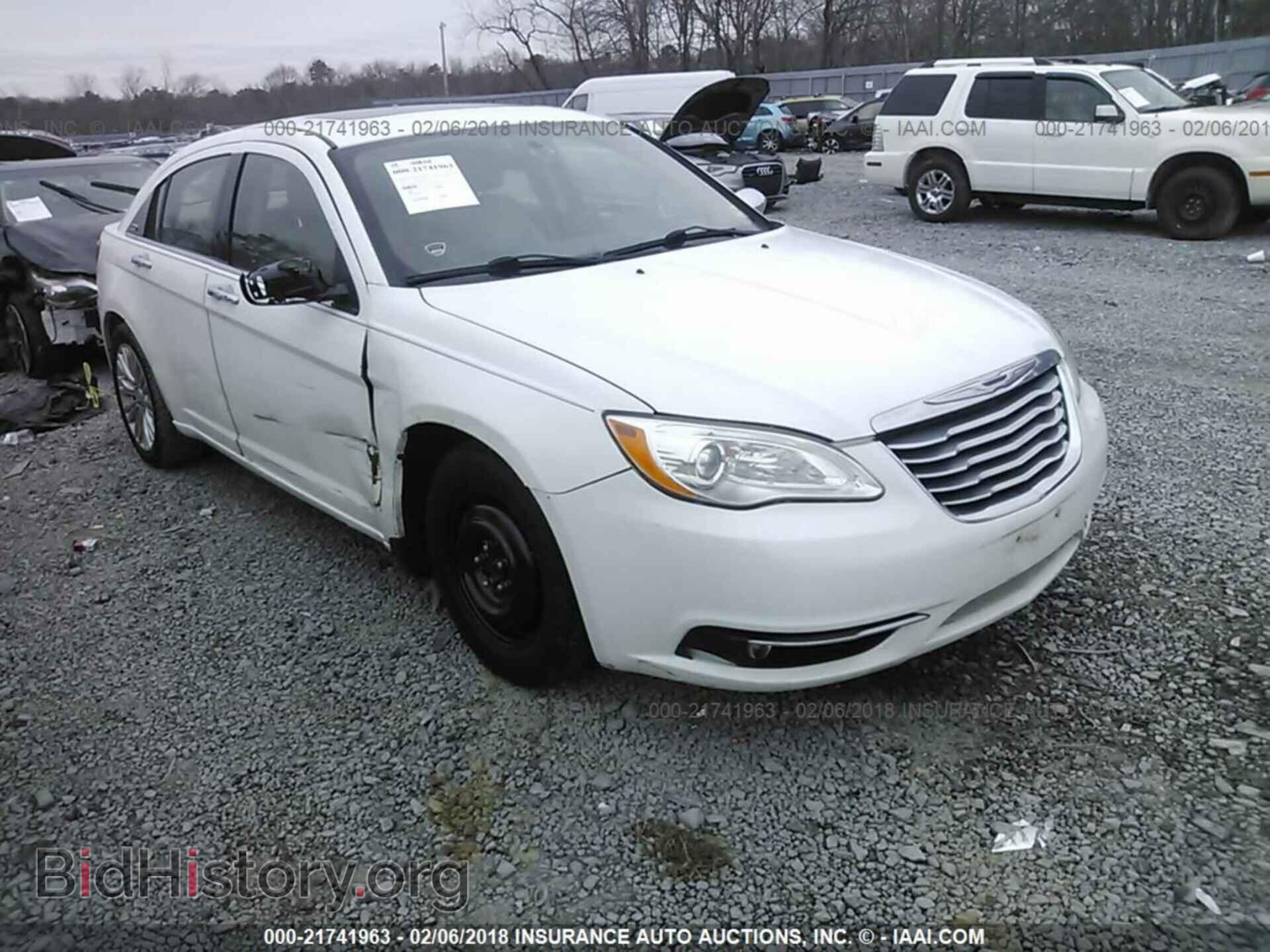Photo 1C3BC2FG7BN619320 - Chrysler 200 2011