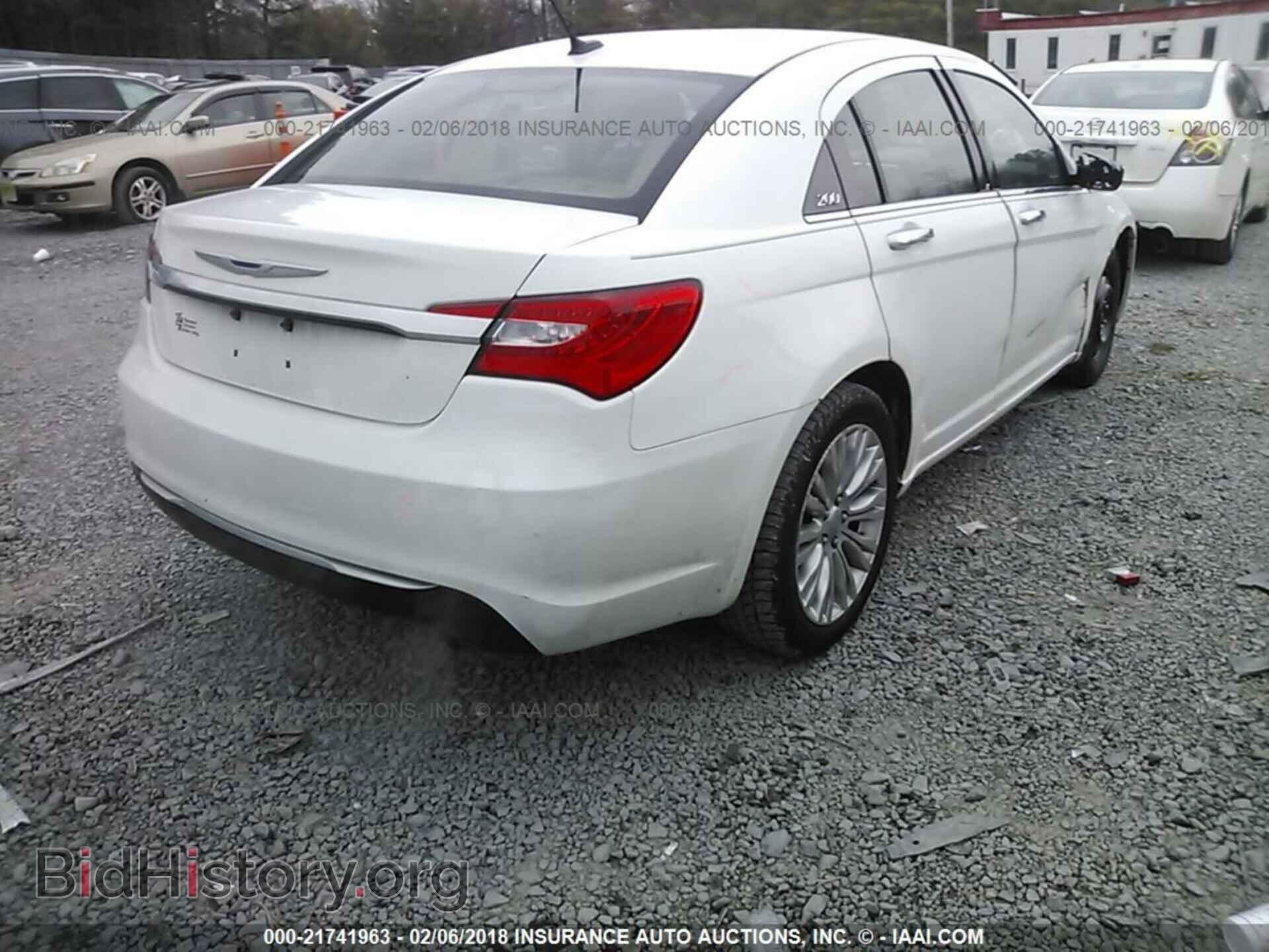 2011 Chrysler 200 - VIN: 1C3BC2FG7BN619320 - Photo 4