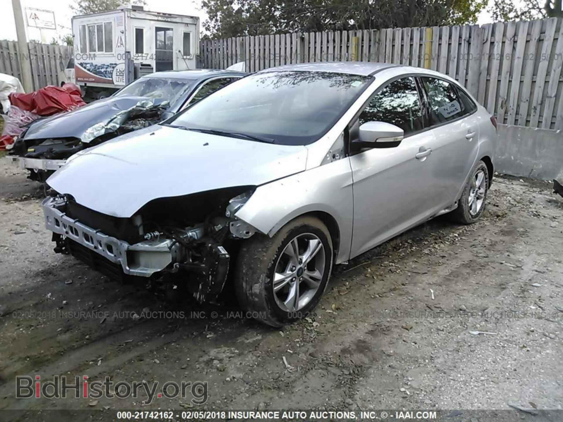 2014 Ford Focus - VIN: 1FADP3F2XEL173320 - Photo 2