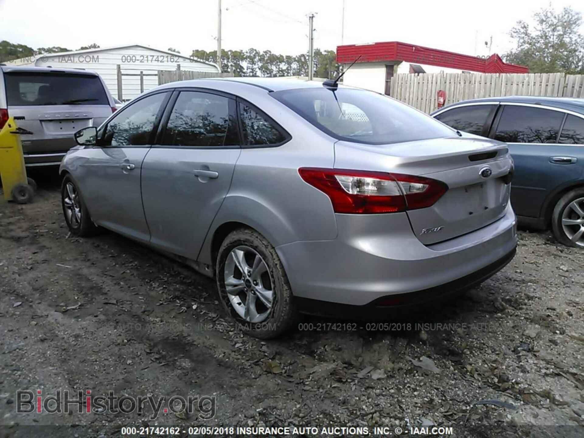 2014 Ford Focus - VIN: 1FADP3F2XEL173320 - Photo 3