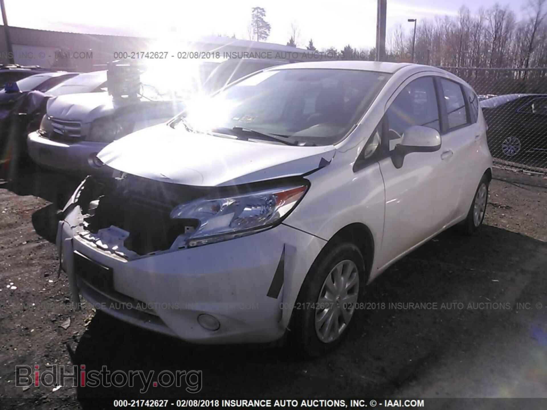 2015 Nissan Versa note - VIN: 3N1CE2CP2FL366978 - Фото 2