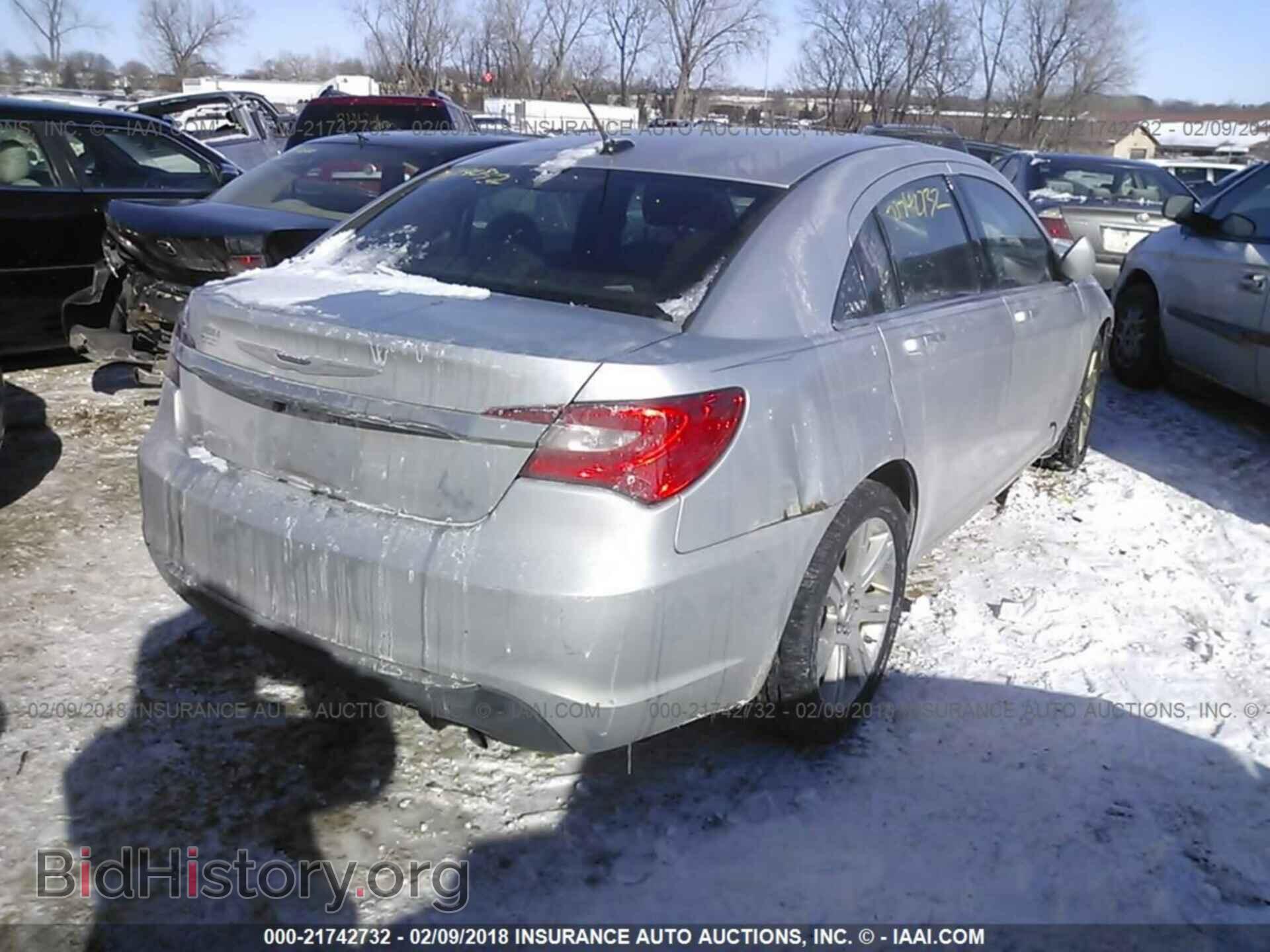 2012 Chrysler 200 - VIN: 1C3CCBAB4CN180045 - Фото 4