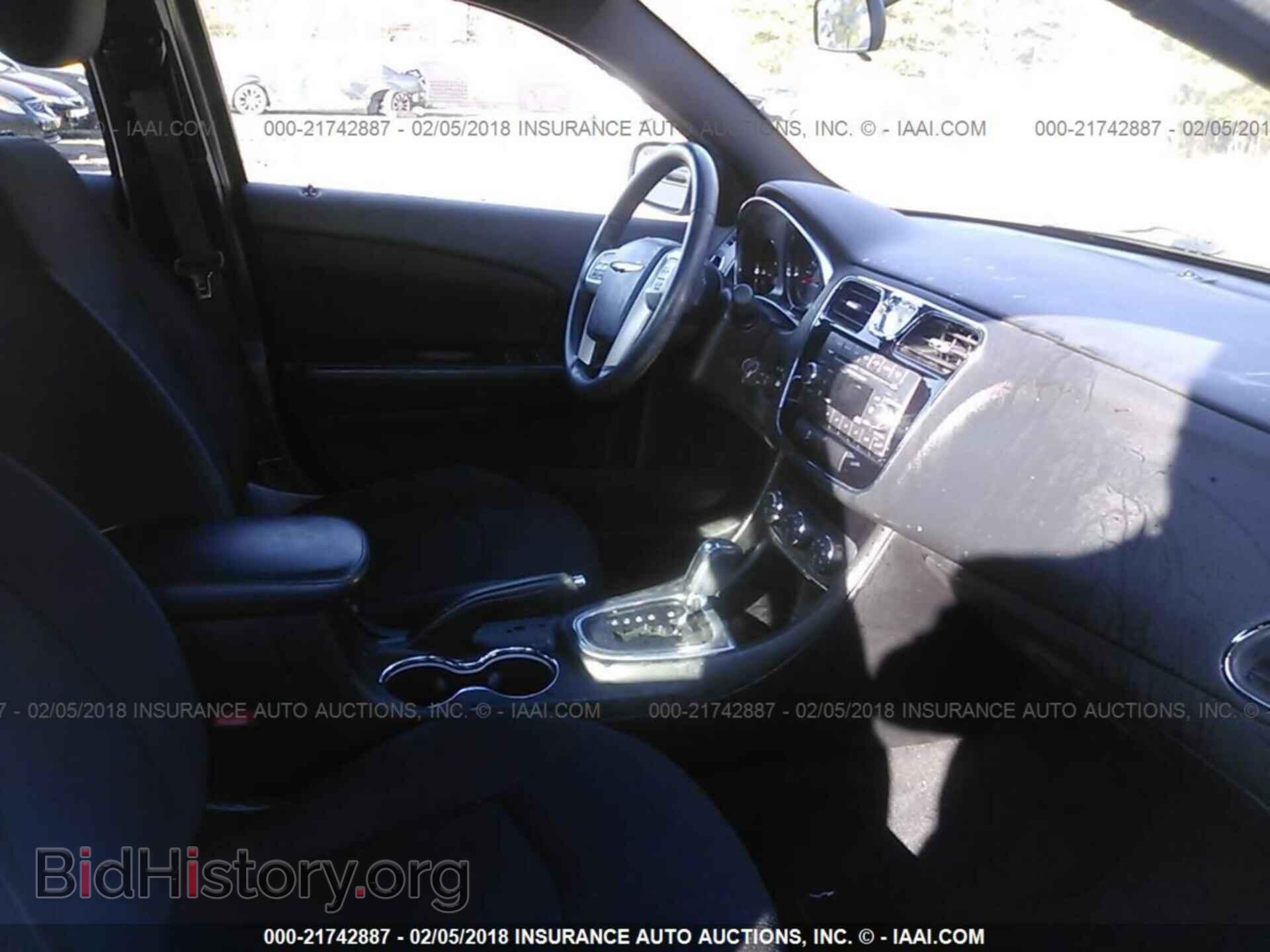 2013 Chrysler 200 - VIN: 1C3CCBBB9DN734843 - Фото 5
