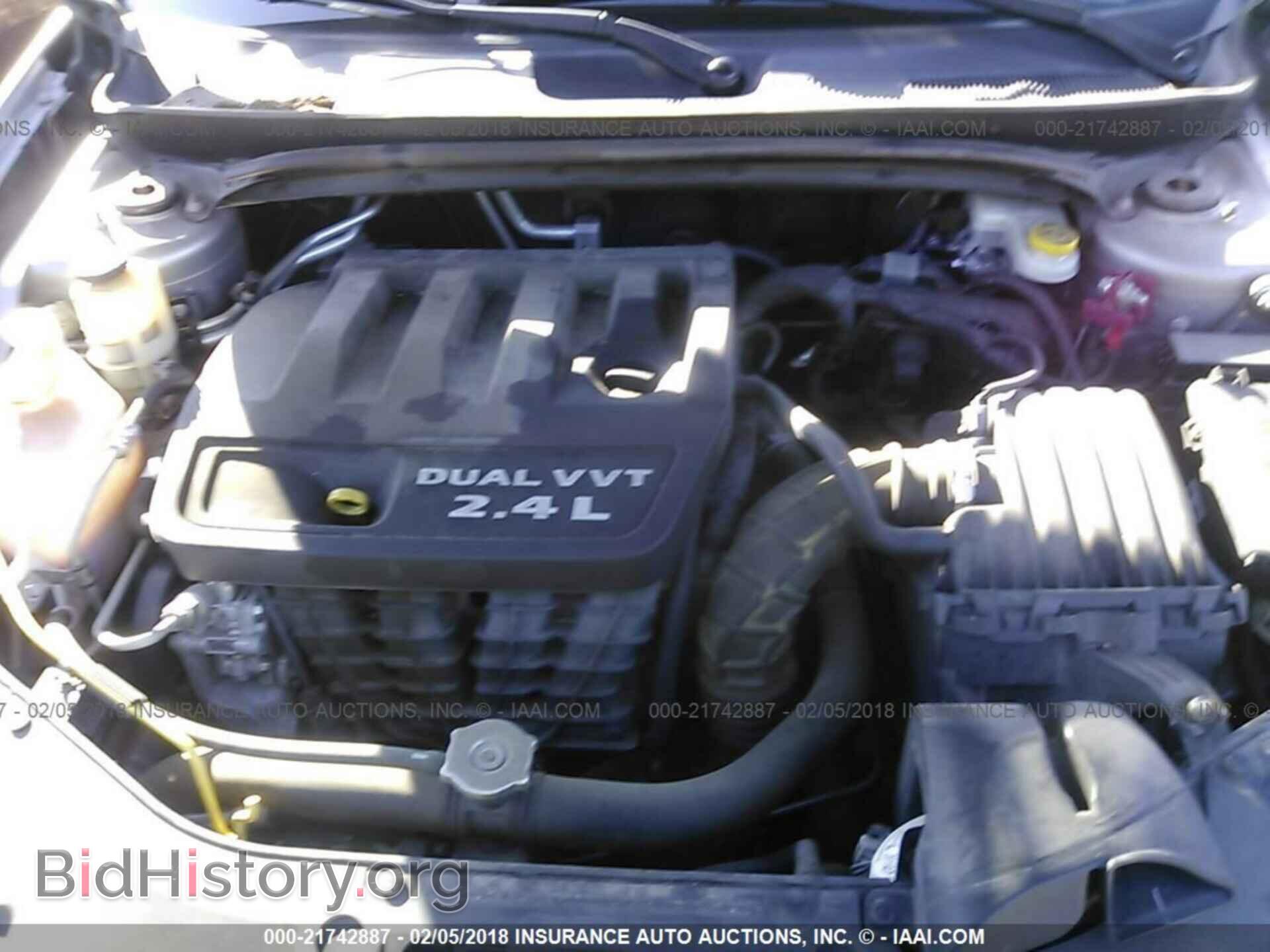2013 Chrysler 200 - VIN: 1C3CCBBB9DN734843 - Фото 10