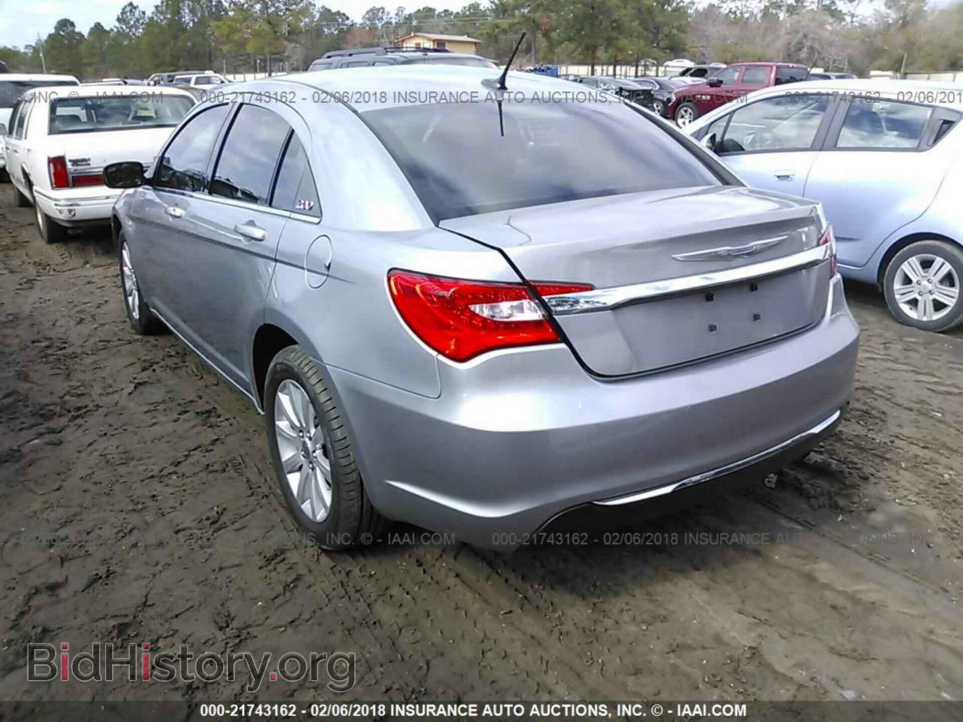 2013 Chrysler 200 - VIN: 1C3CCBBB2DN679605 - Фото 3